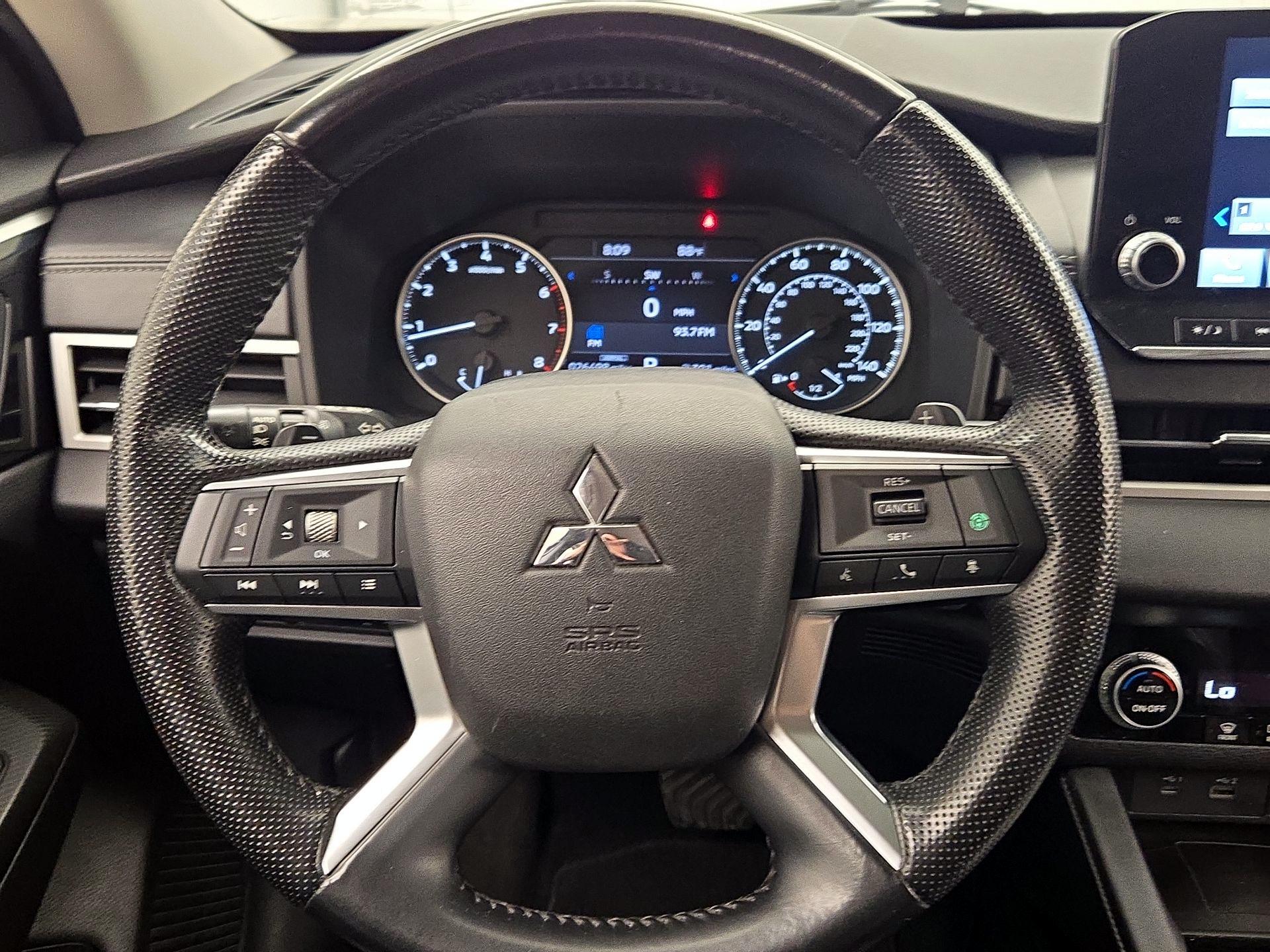 Thumbnail: 2022 Mitsubishi Outlander - 10