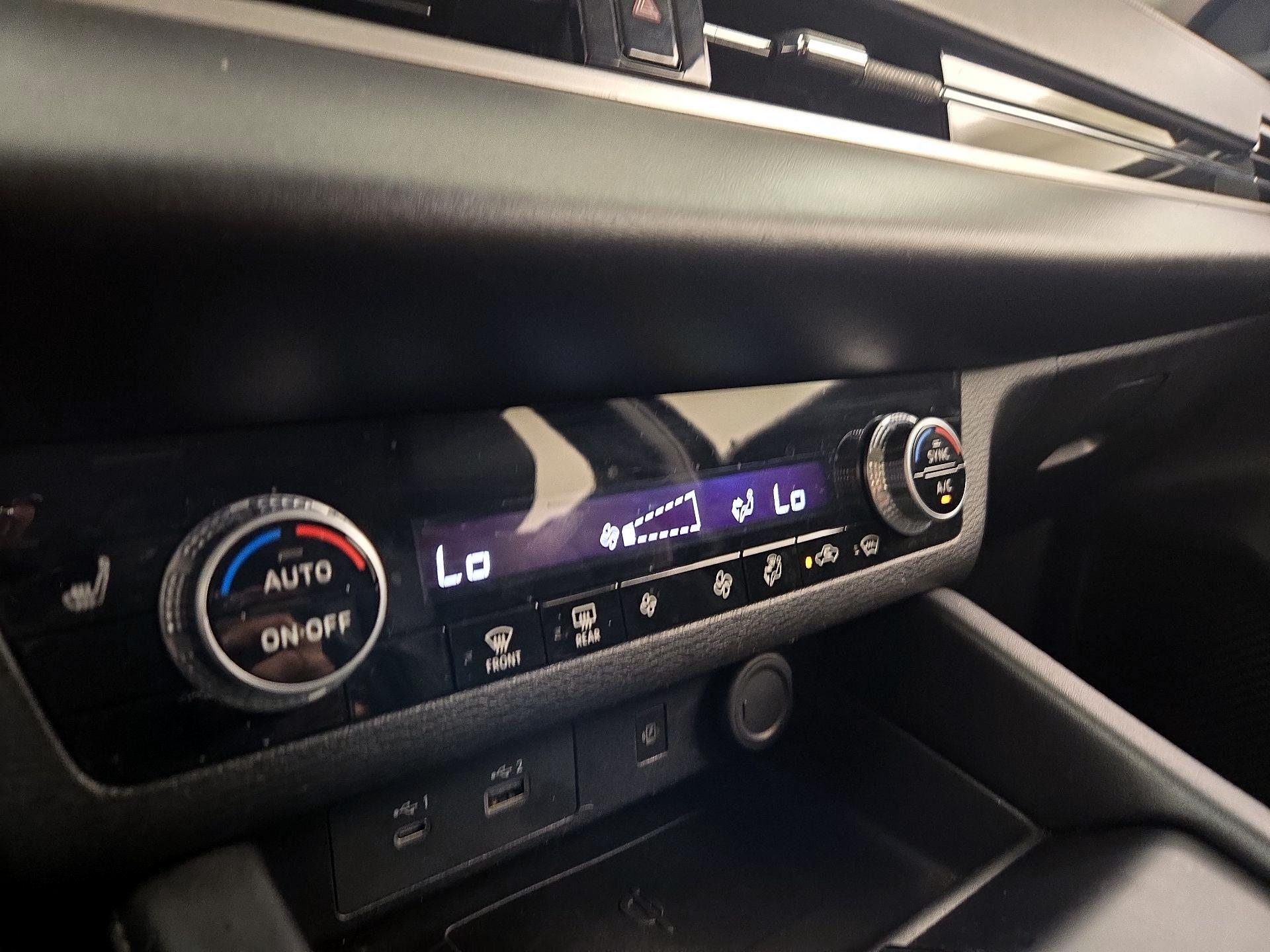 Thumbnail: 2022 Mitsubishi Outlander - 15