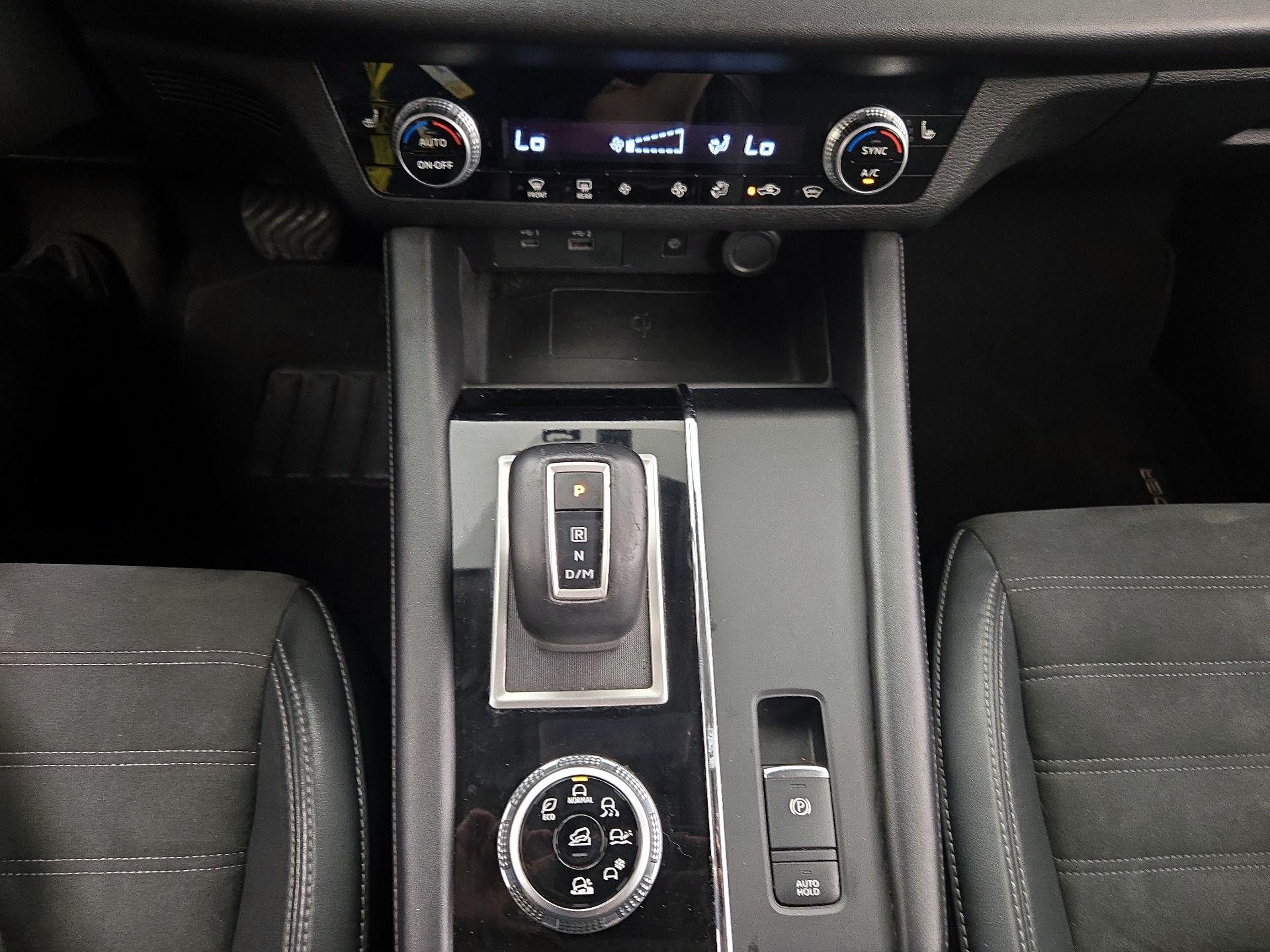 Thumbnail: 2022 Mitsubishi Outlander - 16