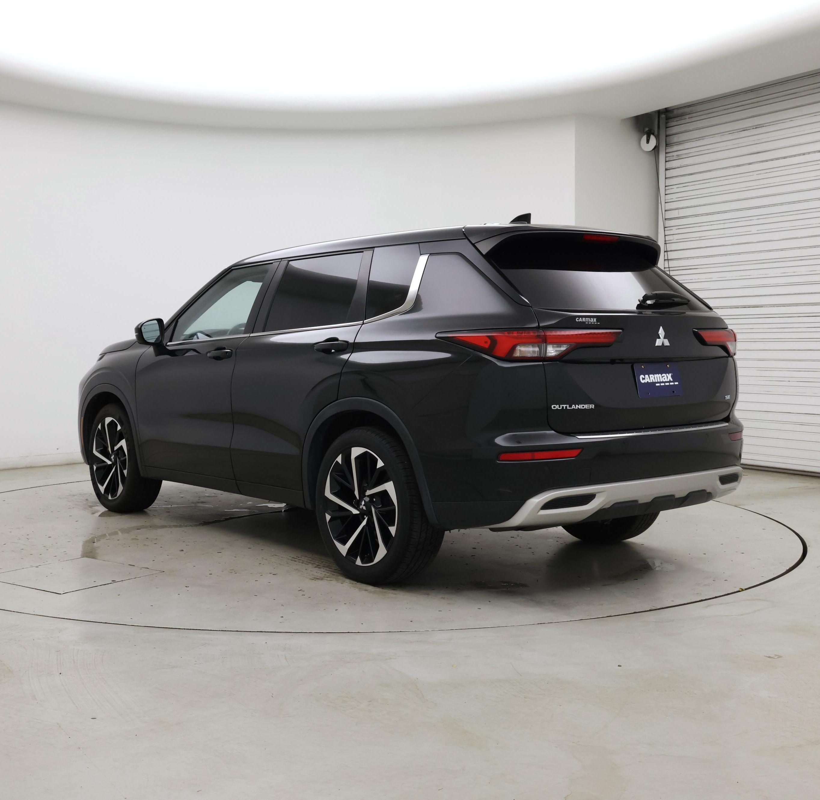 Thumbnail: 2022 Mitsubishi Outlander - 2