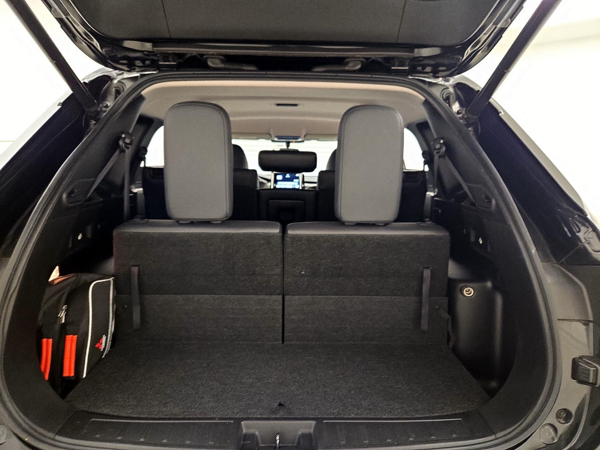 Thumbnail: 2022 Mitsubishi Outlander - 19