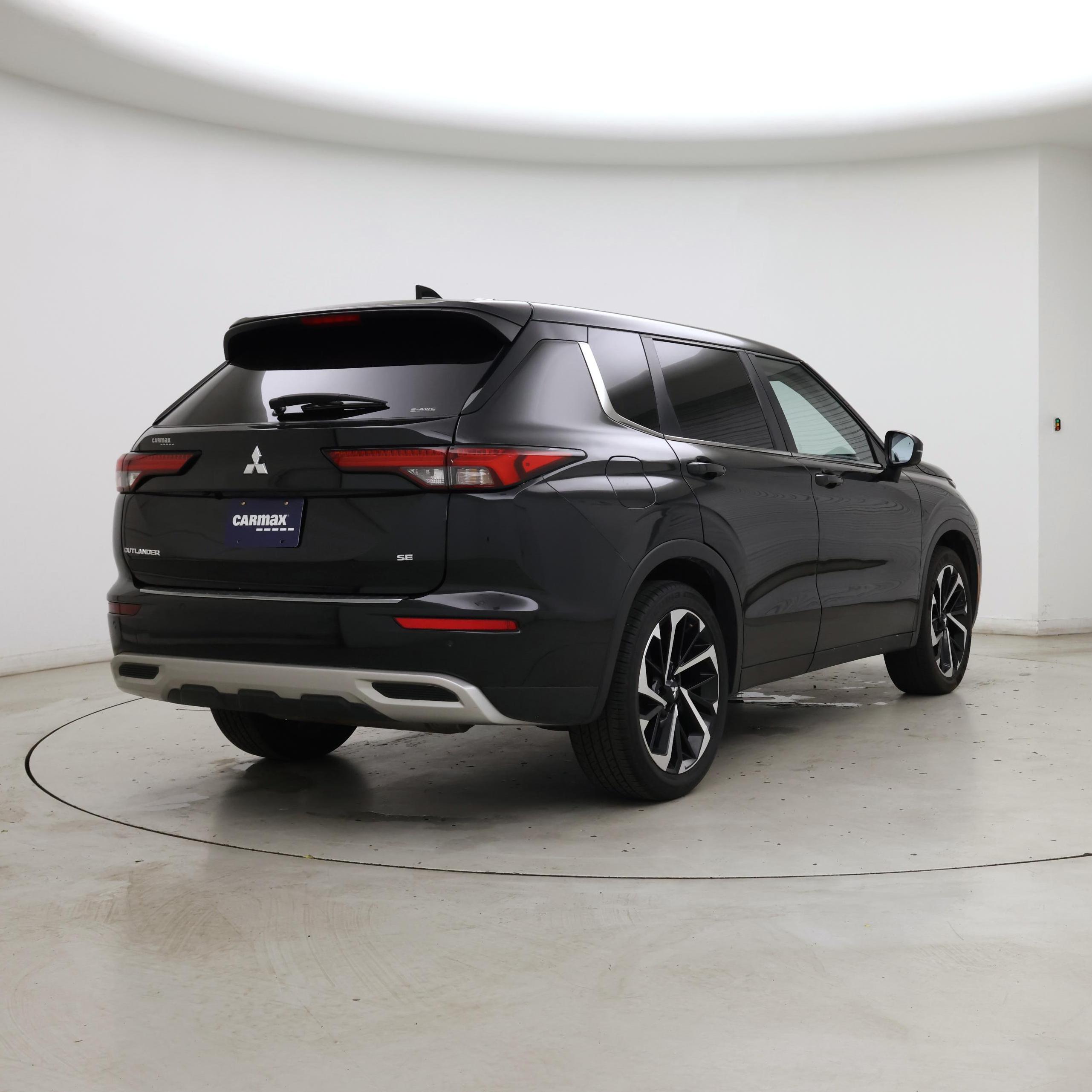 Thumbnail: 2022 Mitsubishi Outlander - 8