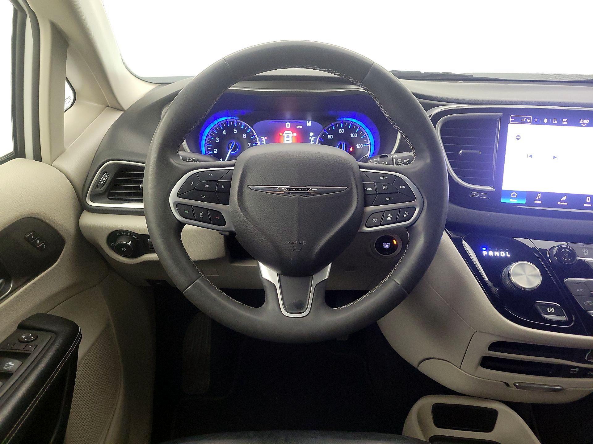 Thumbnail: 2022 Chrysler Pacifica - 10