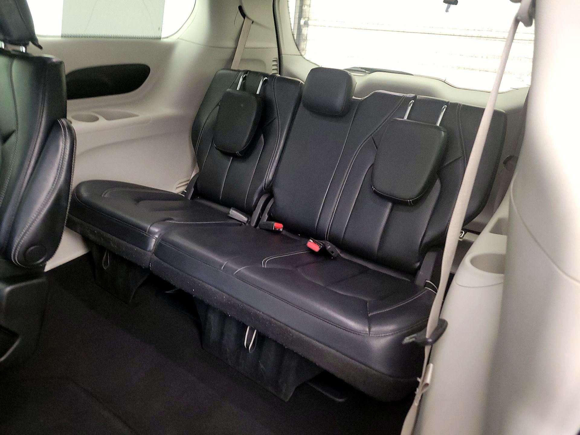 Thumbnail: 2022 Chrysler Pacifica - 20