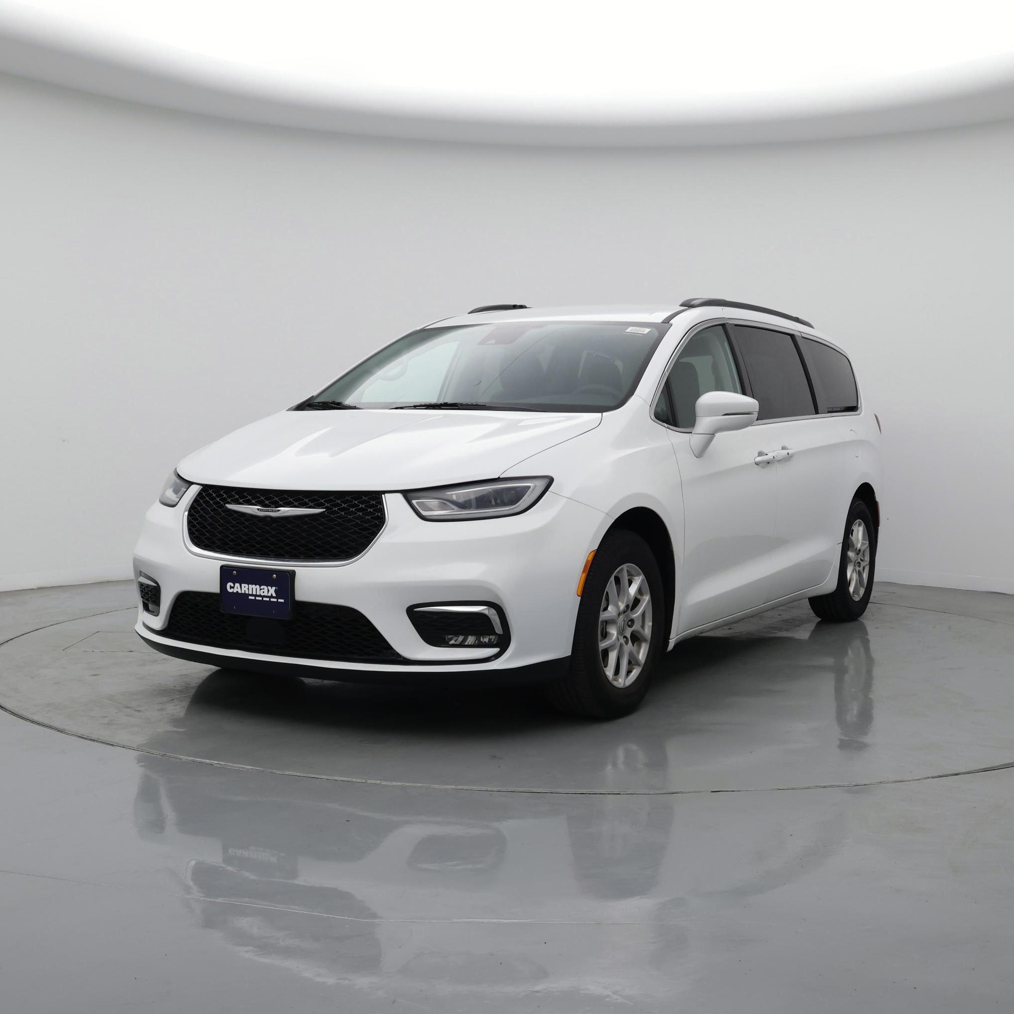 Thumbnail: 2022 Chrysler Pacifica - 4