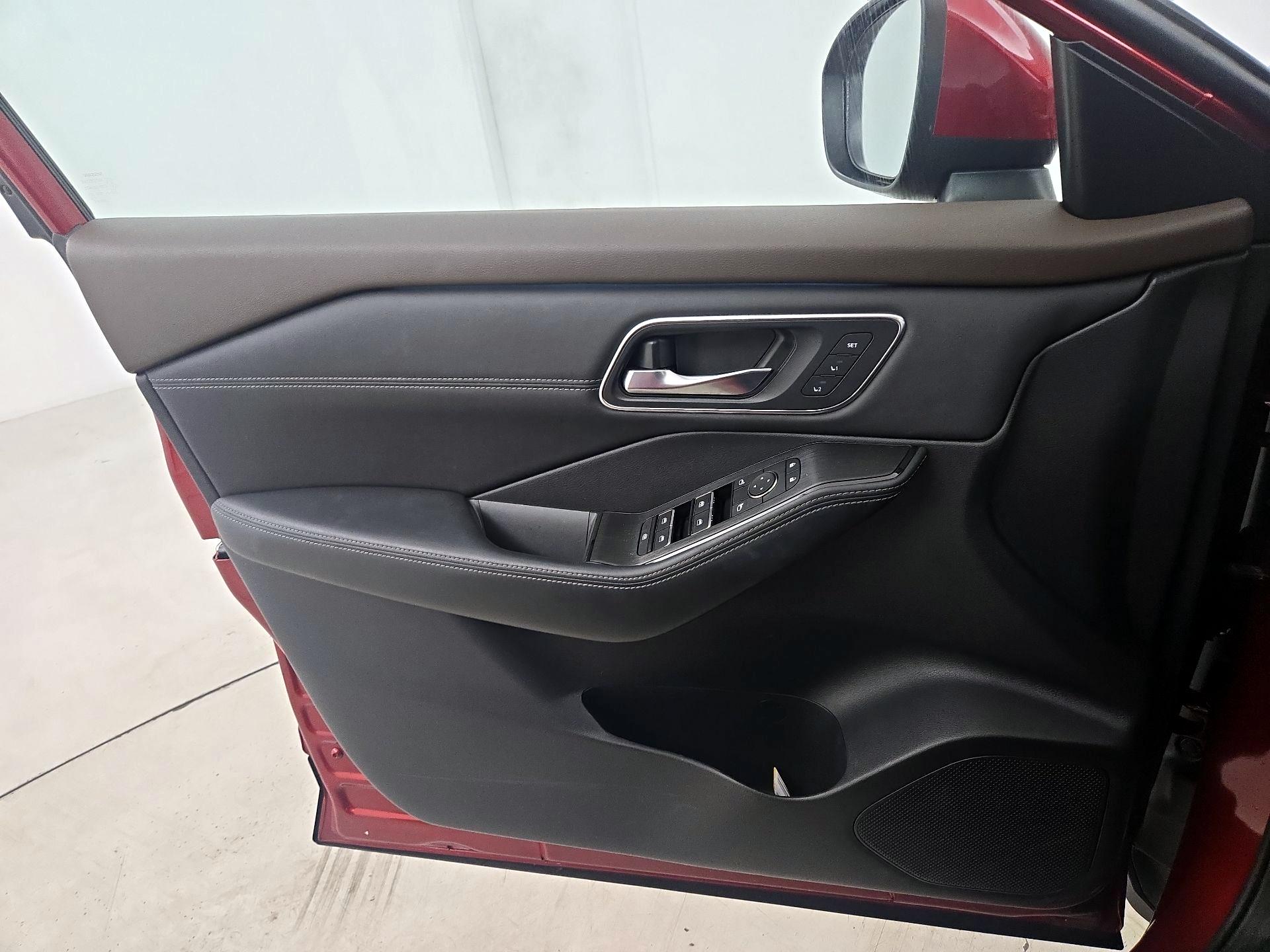 Thumbnail: 2023 Nissan Rogue - 12