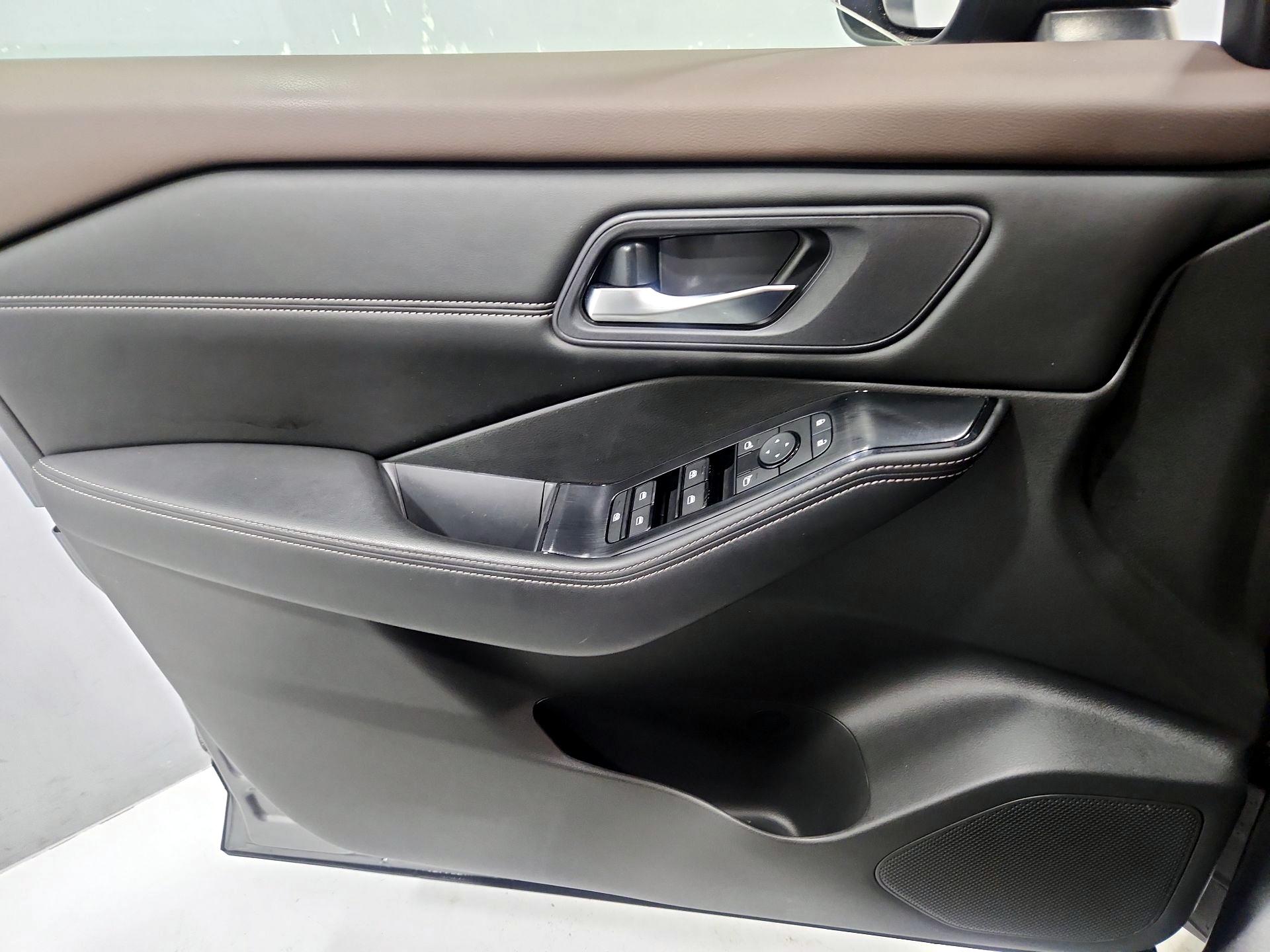 Thumbnail: 2023 Nissan Rogue - 12