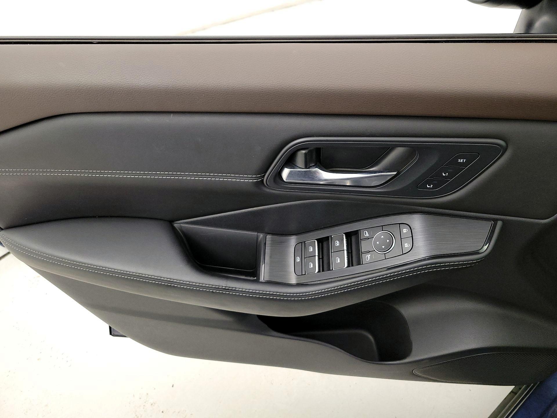 Thumbnail: 2023 Nissan Rogue - 12