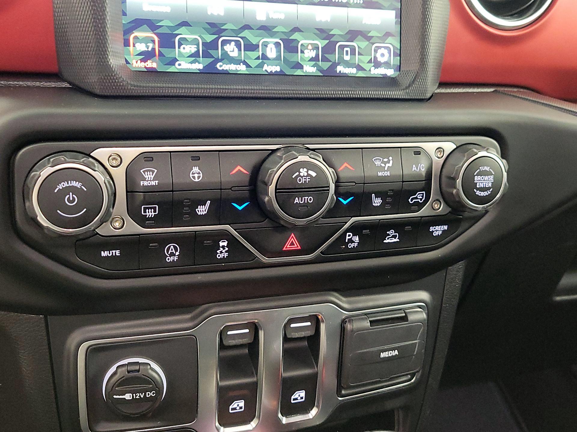 Thumbnail: 2021 Jeep Wrangler - 17