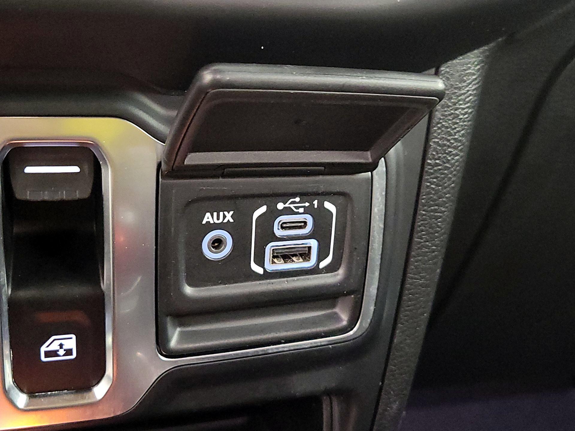 Thumbnail: 2021 Jeep Wrangler - 19