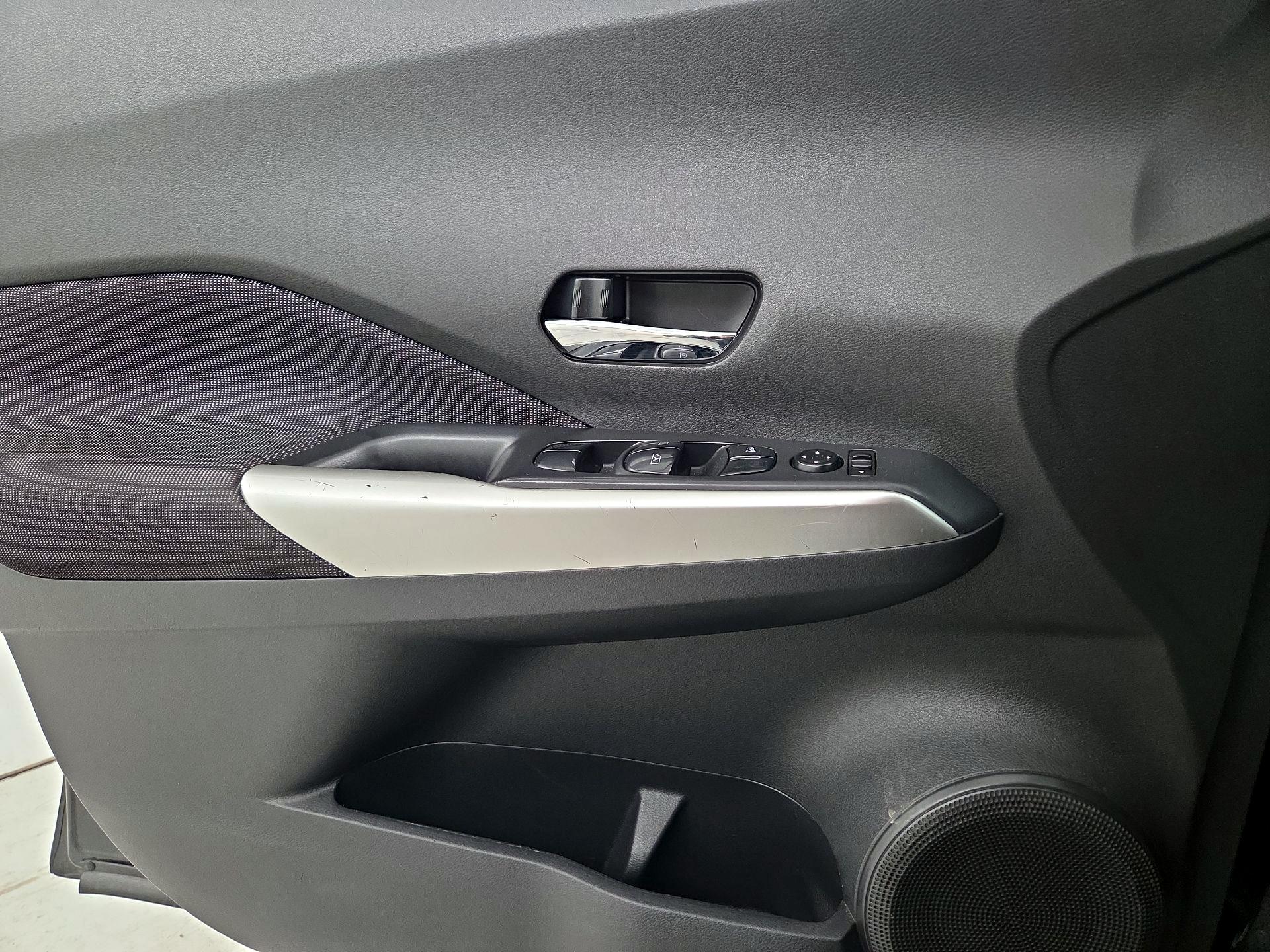 Thumbnail: 2020 Nissan Kicks - 12