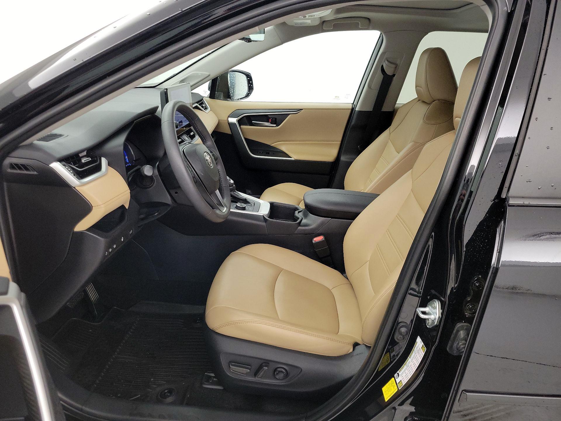 Thumbnail: 2024 Toyota RAV4 - 11