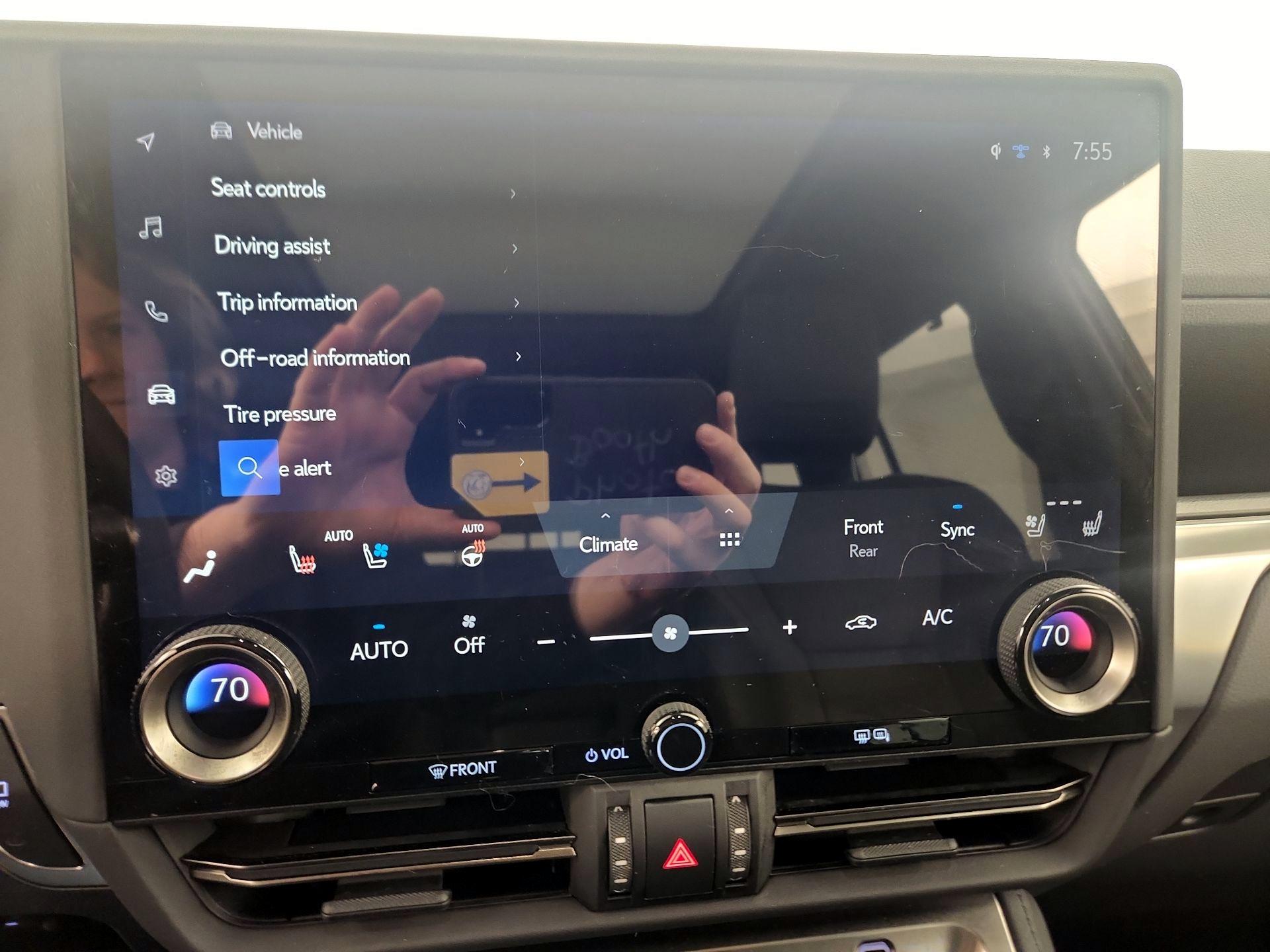 Thumbnail: 2025 Lexus GX - 14