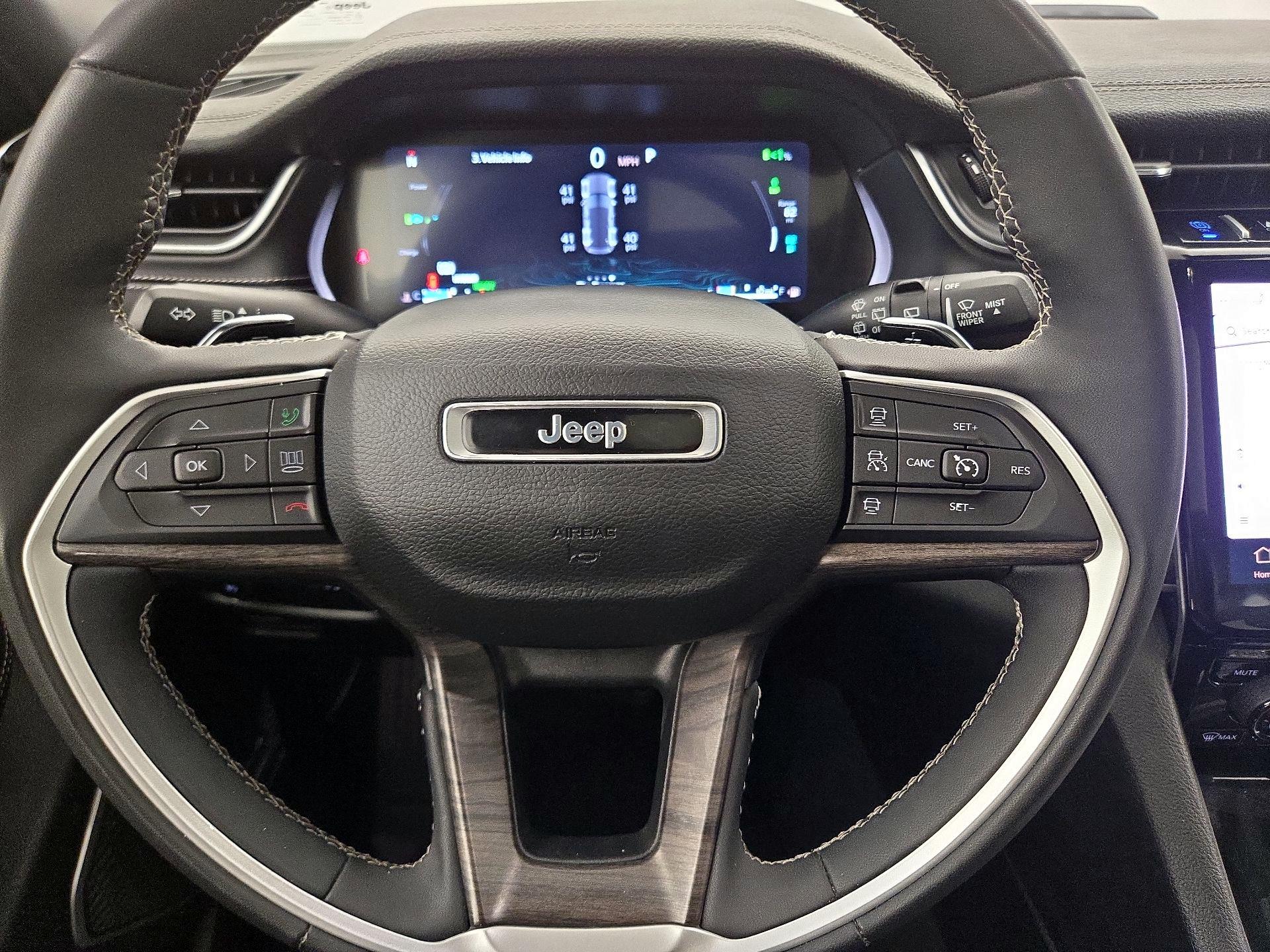 Thumbnail: 2024 Jeep Grand Cherokee - 10