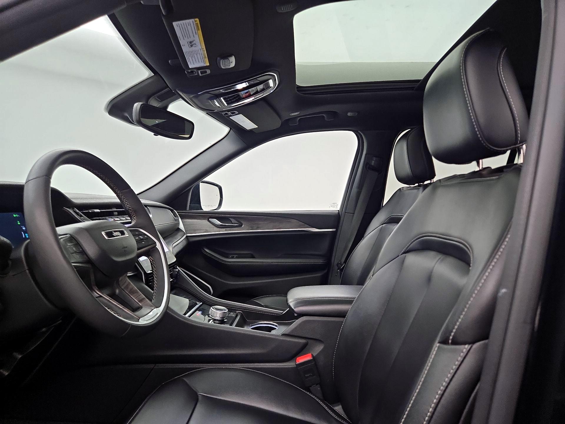 Thumbnail: 2024 Jeep Grand Cherokee - 20