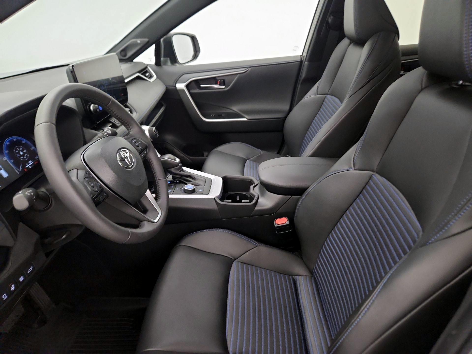 Thumbnail: 2024 Toyota RAV4 - 11