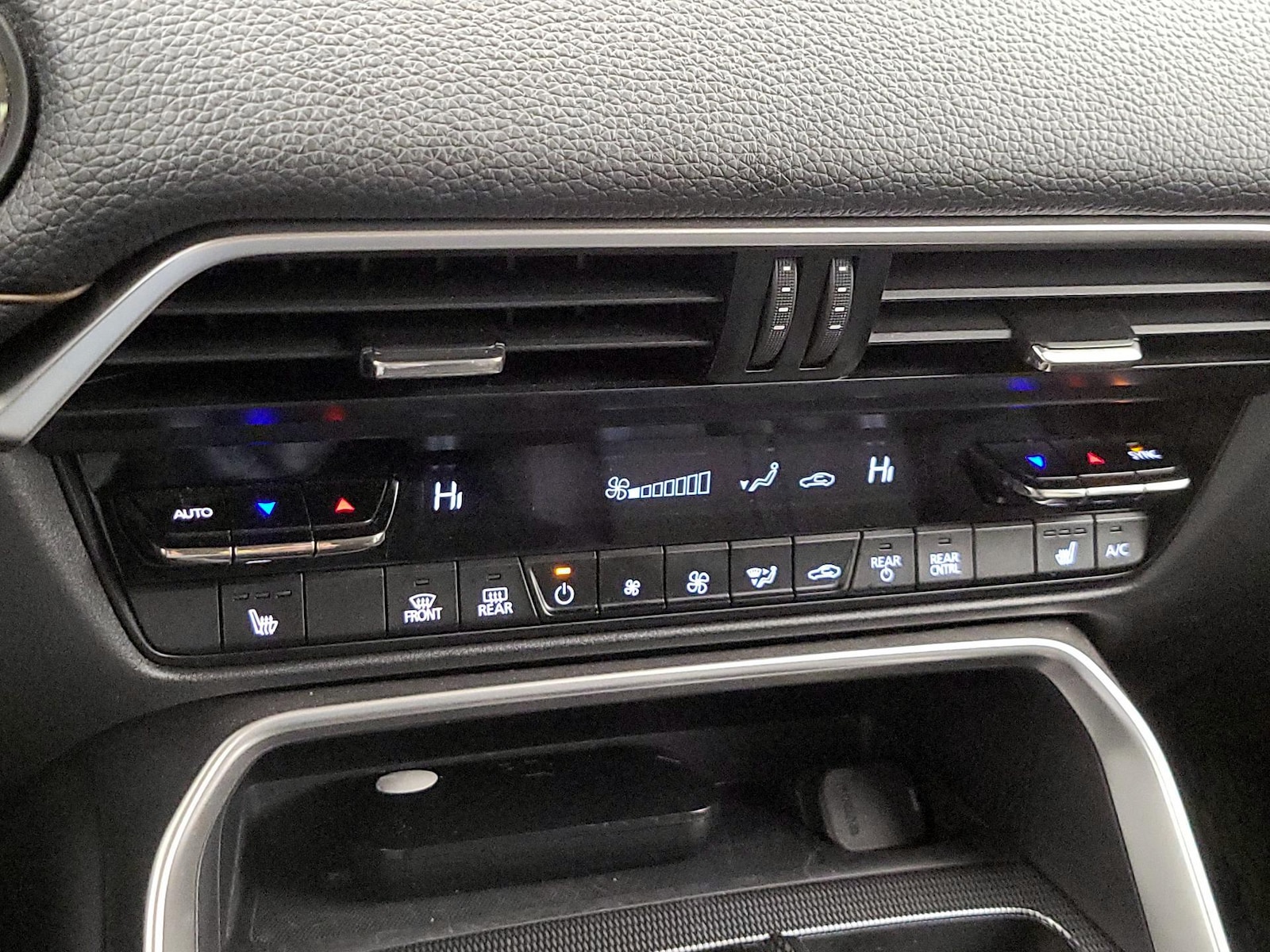 2024 Mazda CX-90 Preferred Package - Photo 17
