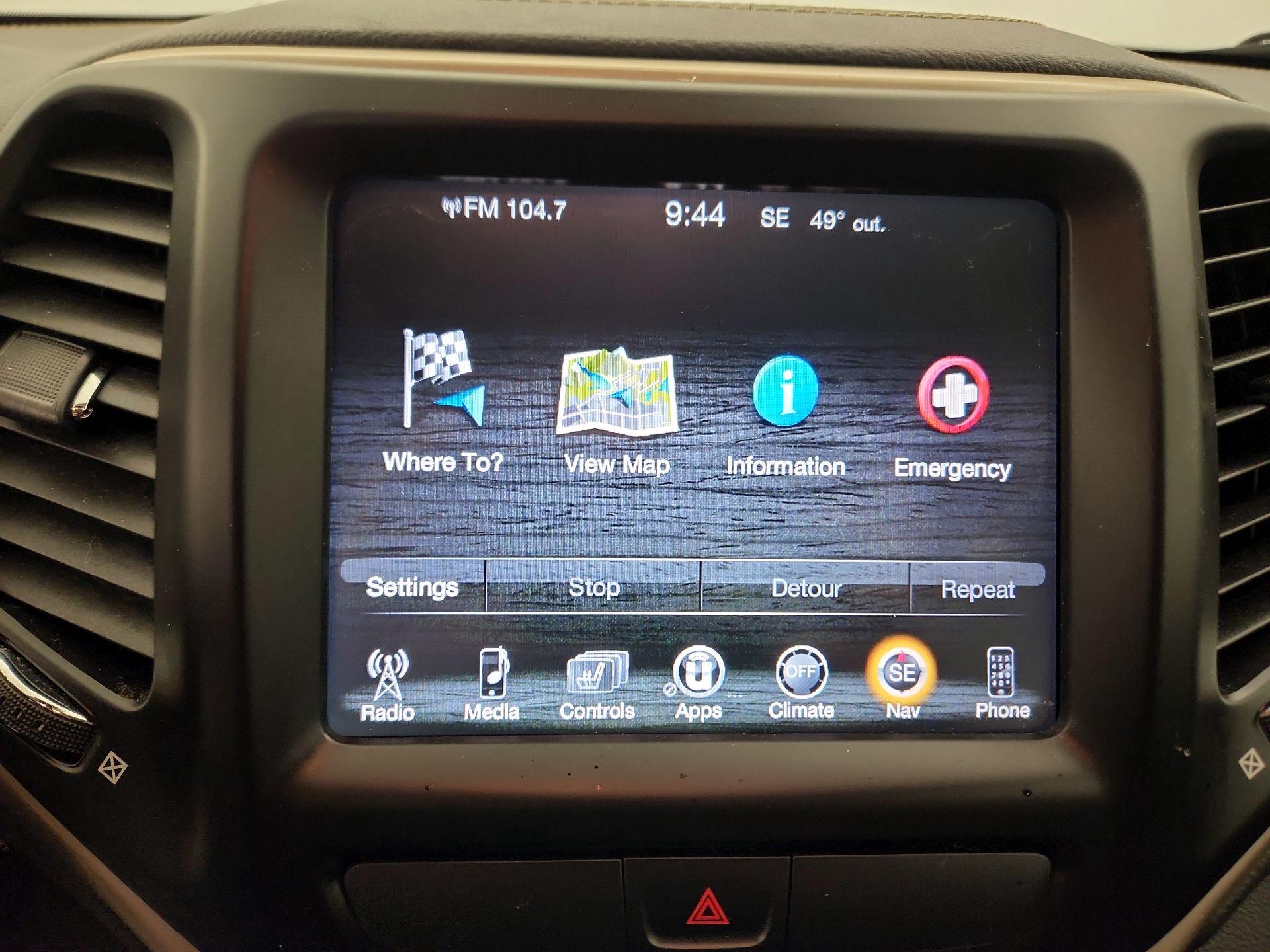 Thumbnail: 2015 Jeep Cherokee - 14