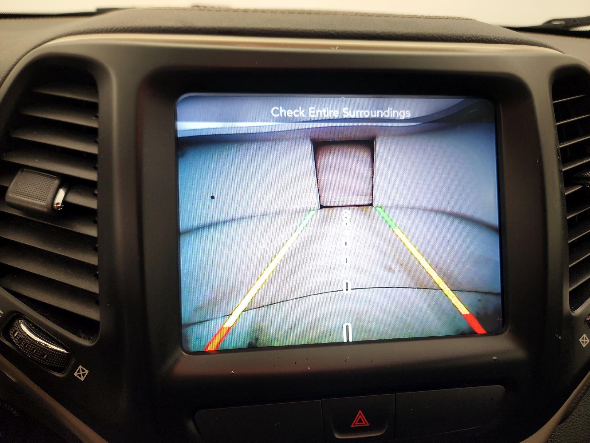 Thumbnail: 2015 Jeep Cherokee - 15