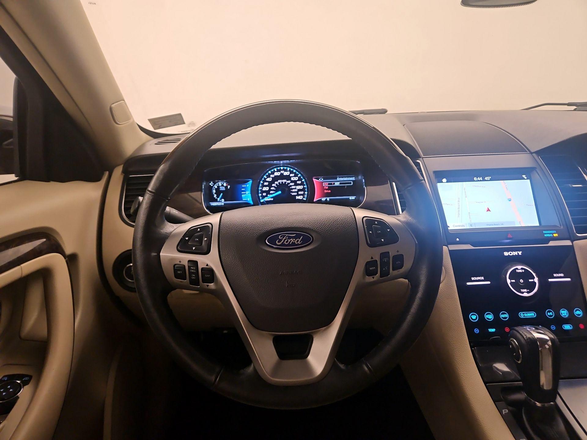 Thumbnail: 2016 Ford Taurus - 10