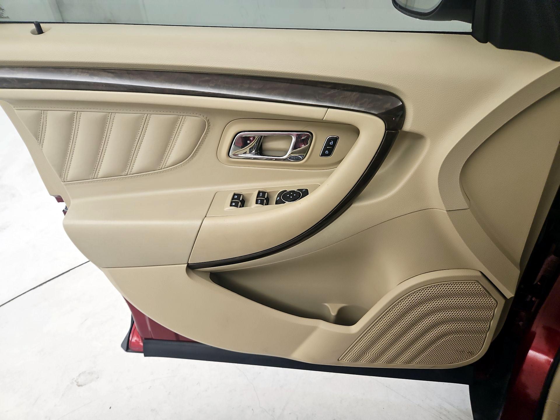 Thumbnail: 2016 Ford Taurus - 12