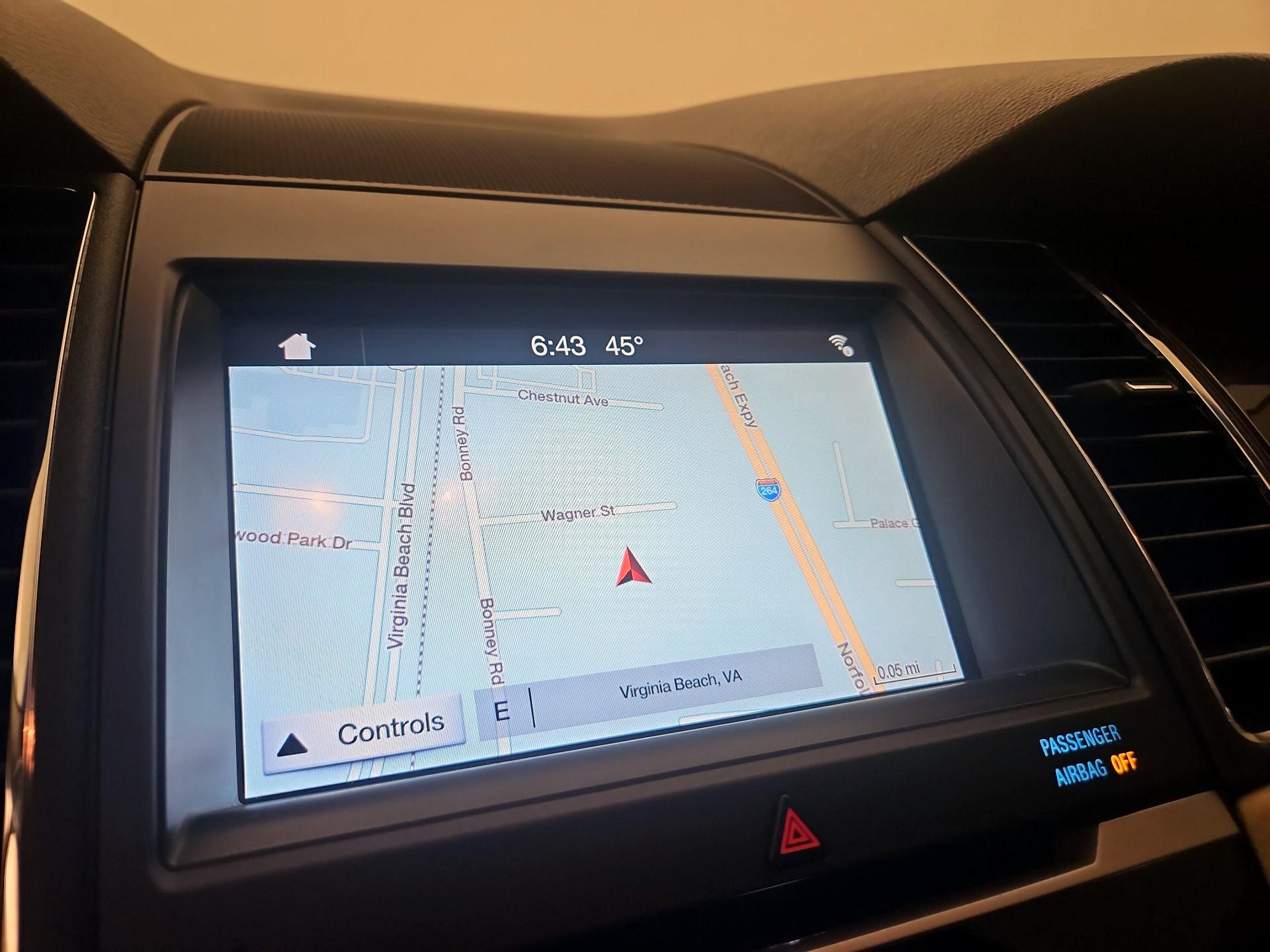 Thumbnail: 2016 Ford Taurus - 14