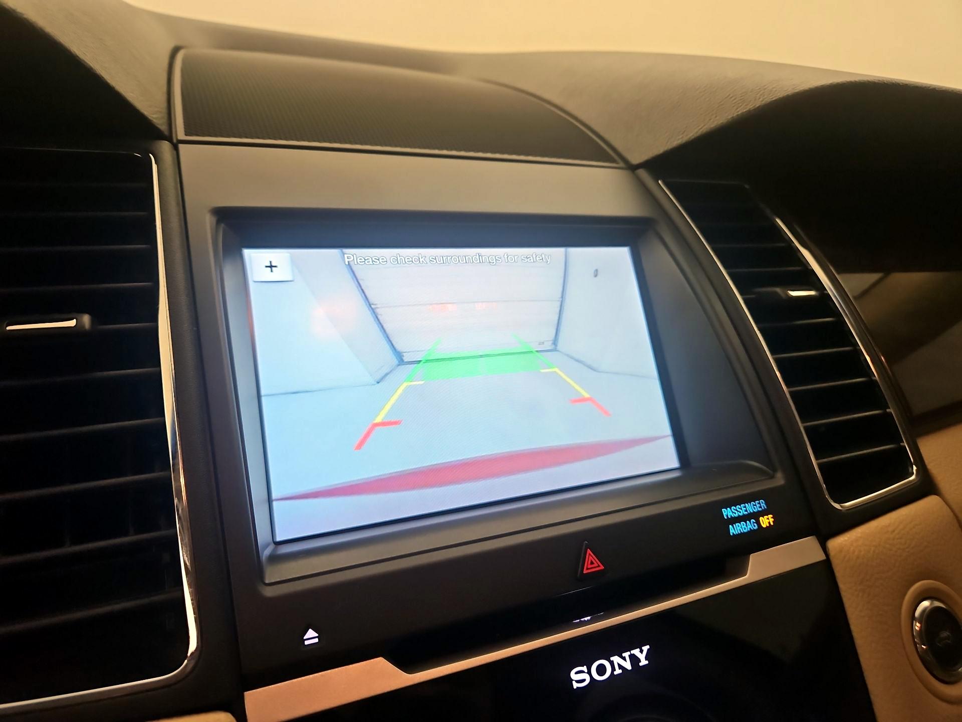 Thumbnail: 2016 Ford Taurus - 15