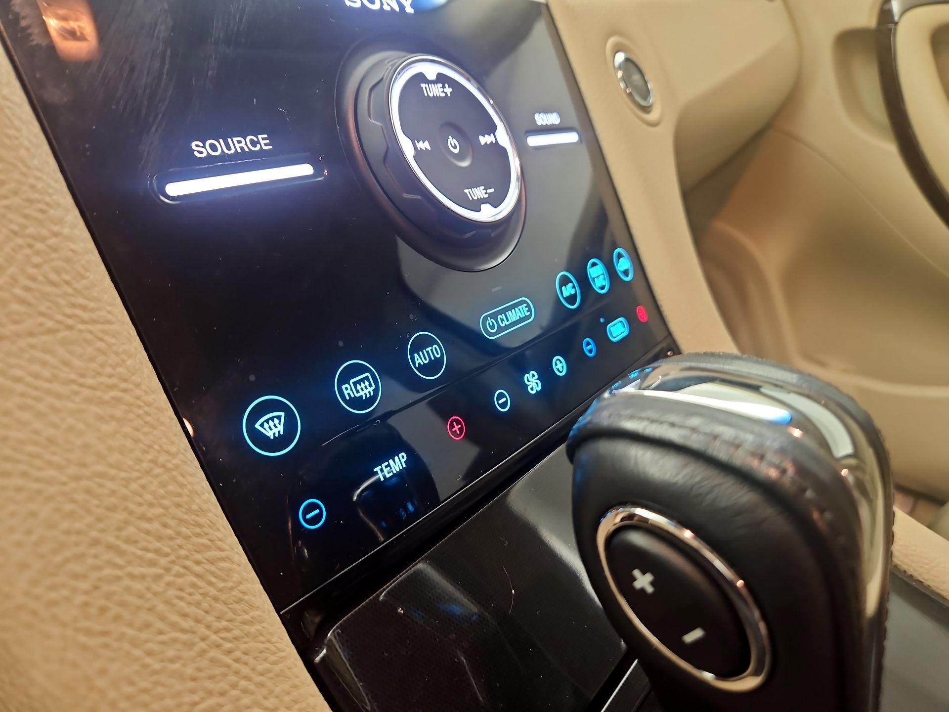 Thumbnail: 2016 Ford Taurus - 17