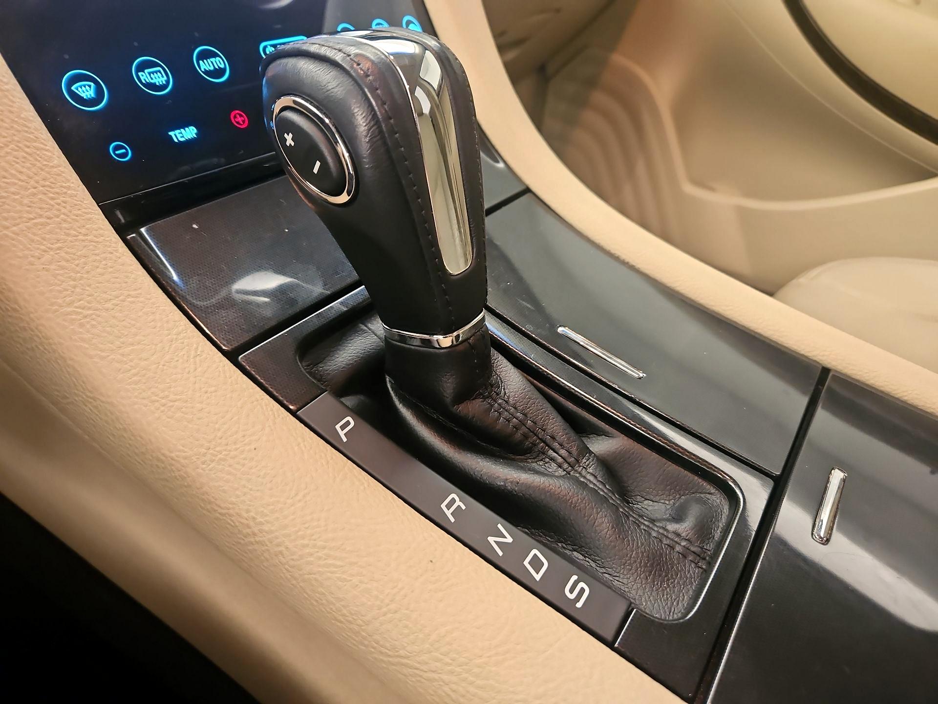 Thumbnail: 2016 Ford Taurus - 18