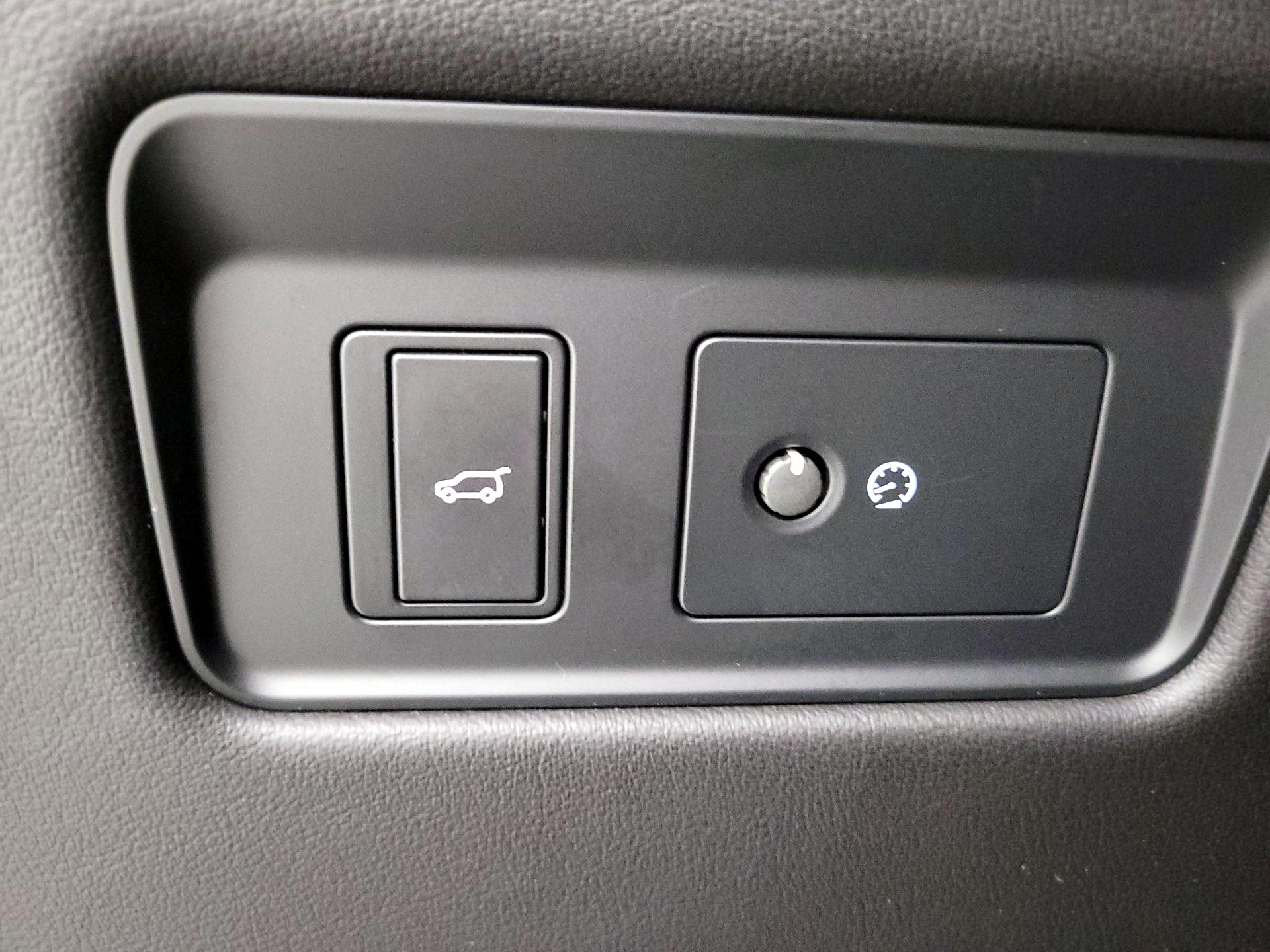 Thumbnail: 2024 Jaguar F-Pace - 13