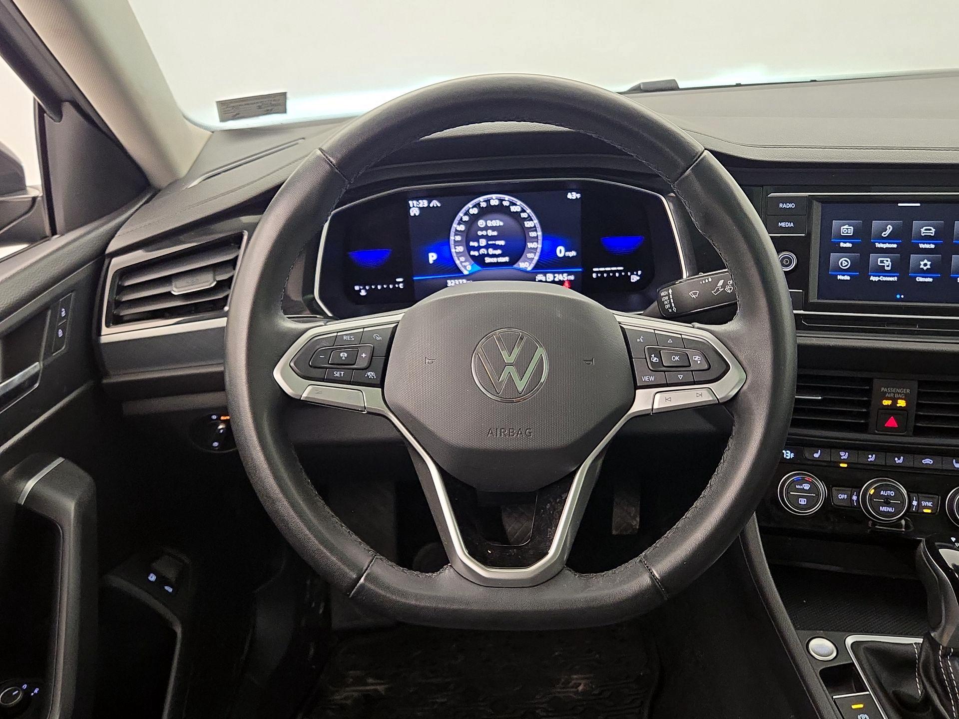 Thumbnail: 2022 Volkswagen Jetta - 10