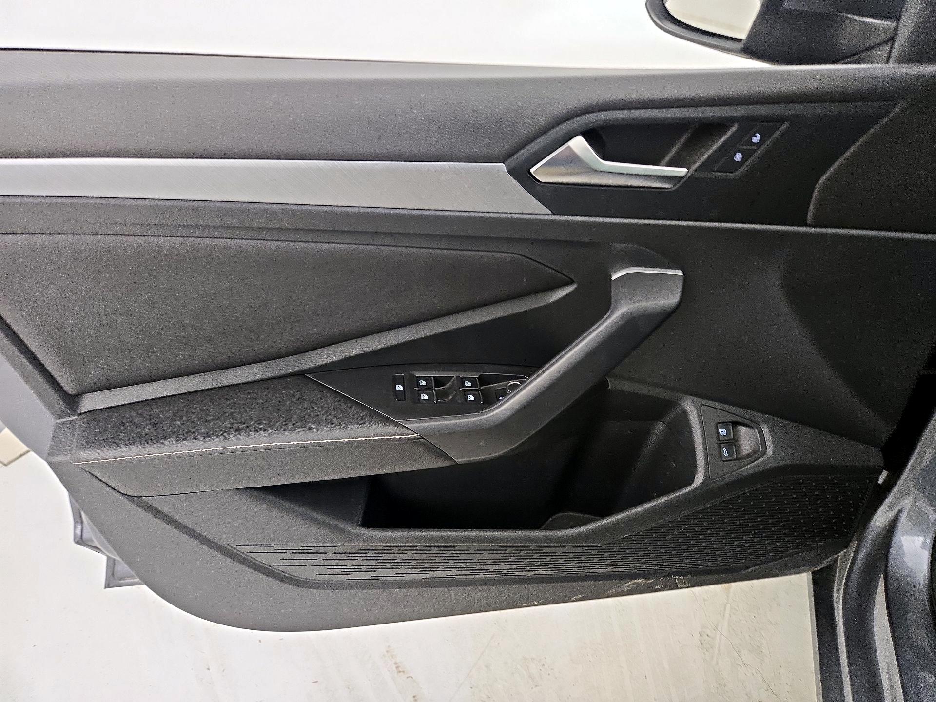 Thumbnail: 2022 Volkswagen Jetta - 12