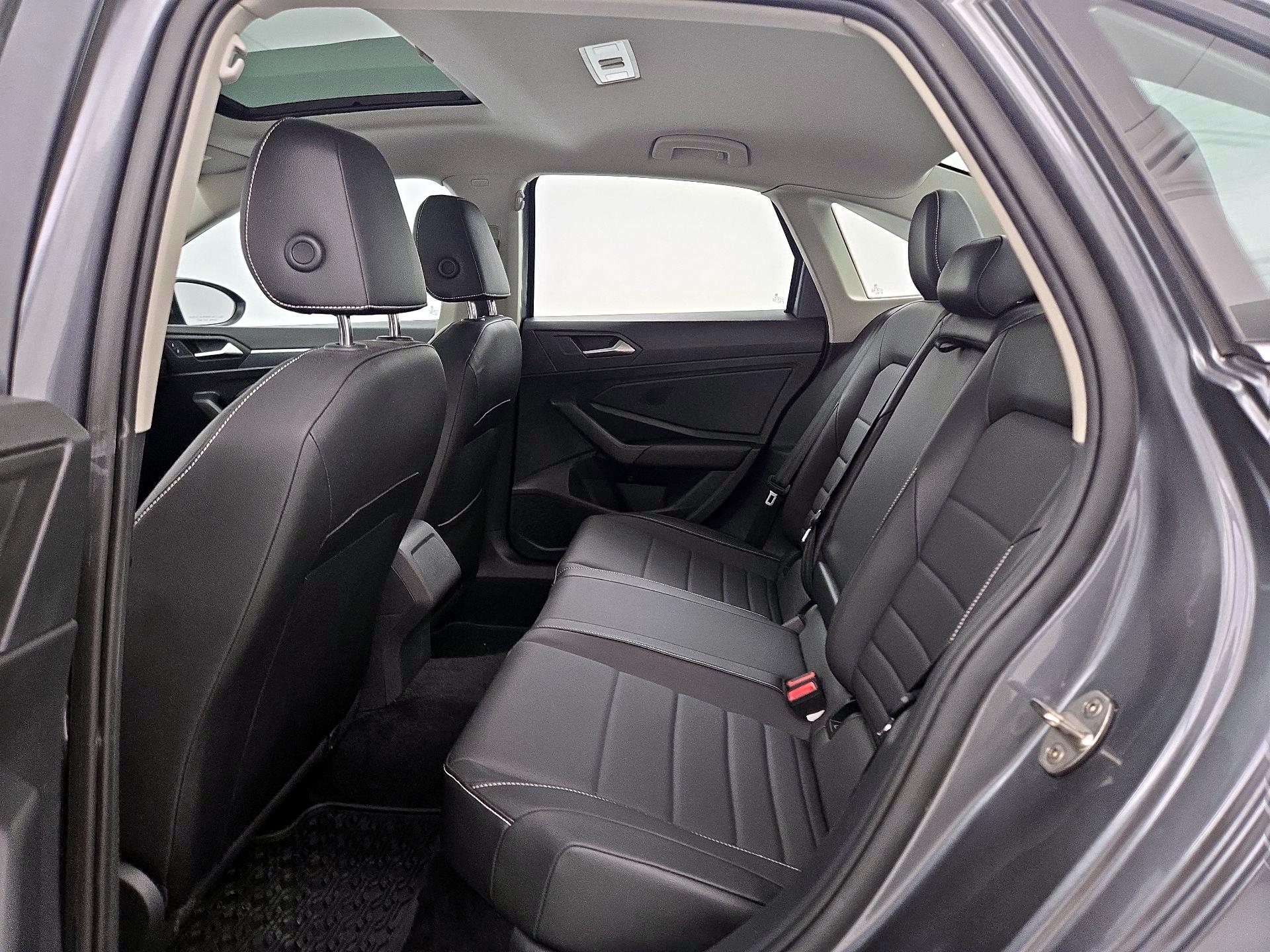 Thumbnail: 2022 Volkswagen Jetta - 19