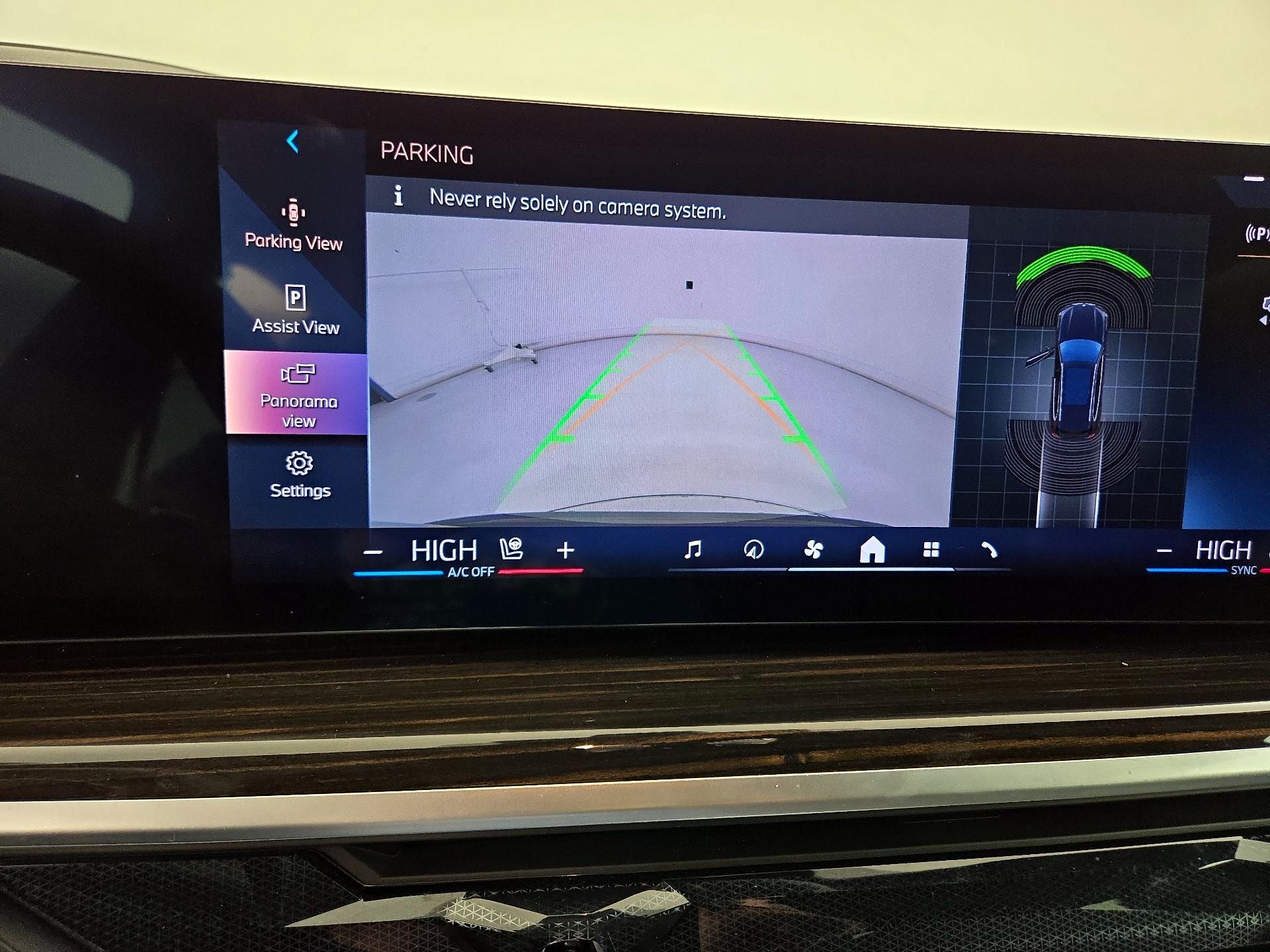 Thumbnail: 2025 BMW X5 - 14