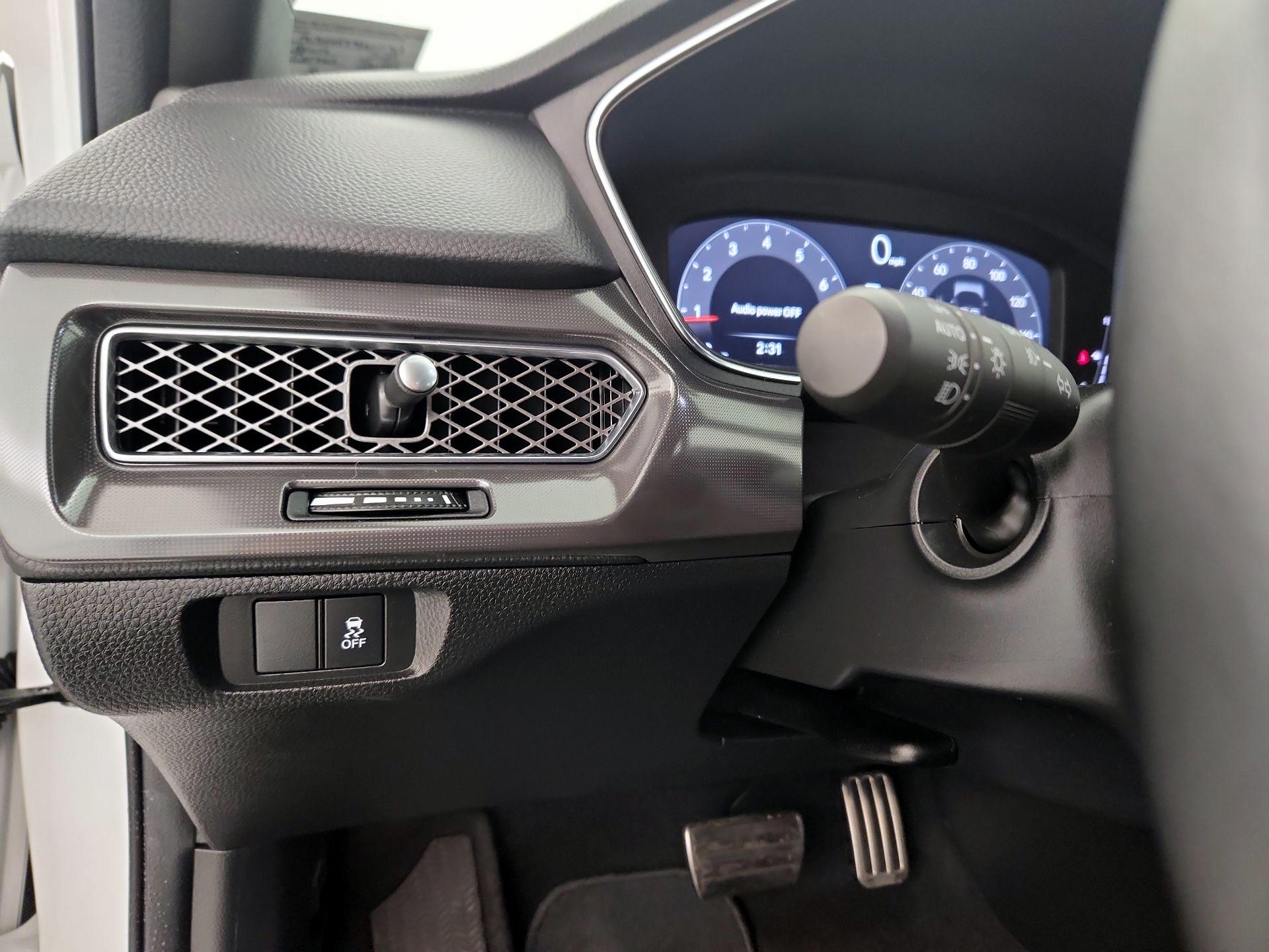 Thumbnail: 2025 Acura Integra - 13