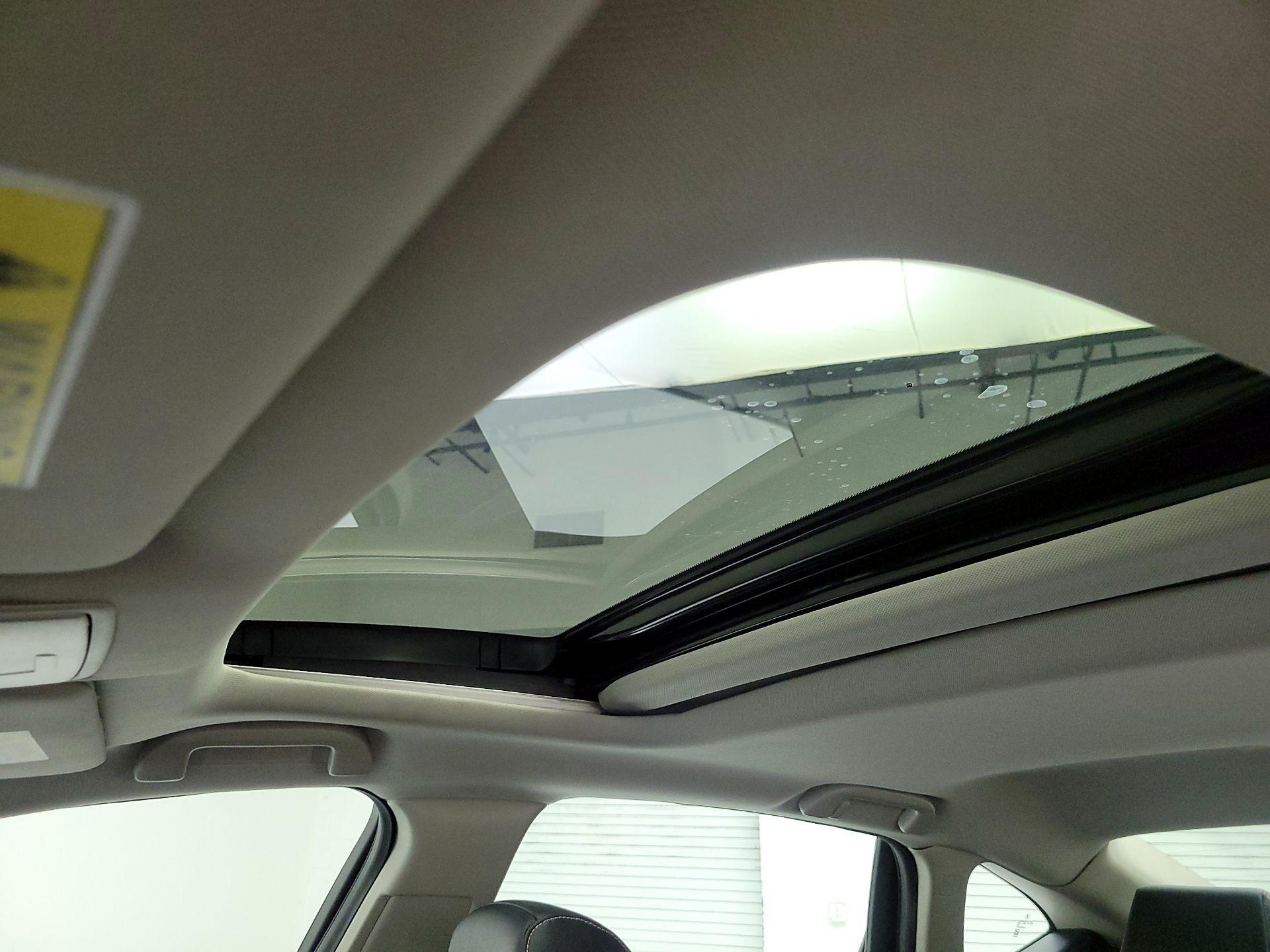 Thumbnail: 2022 Acura TLX - 18