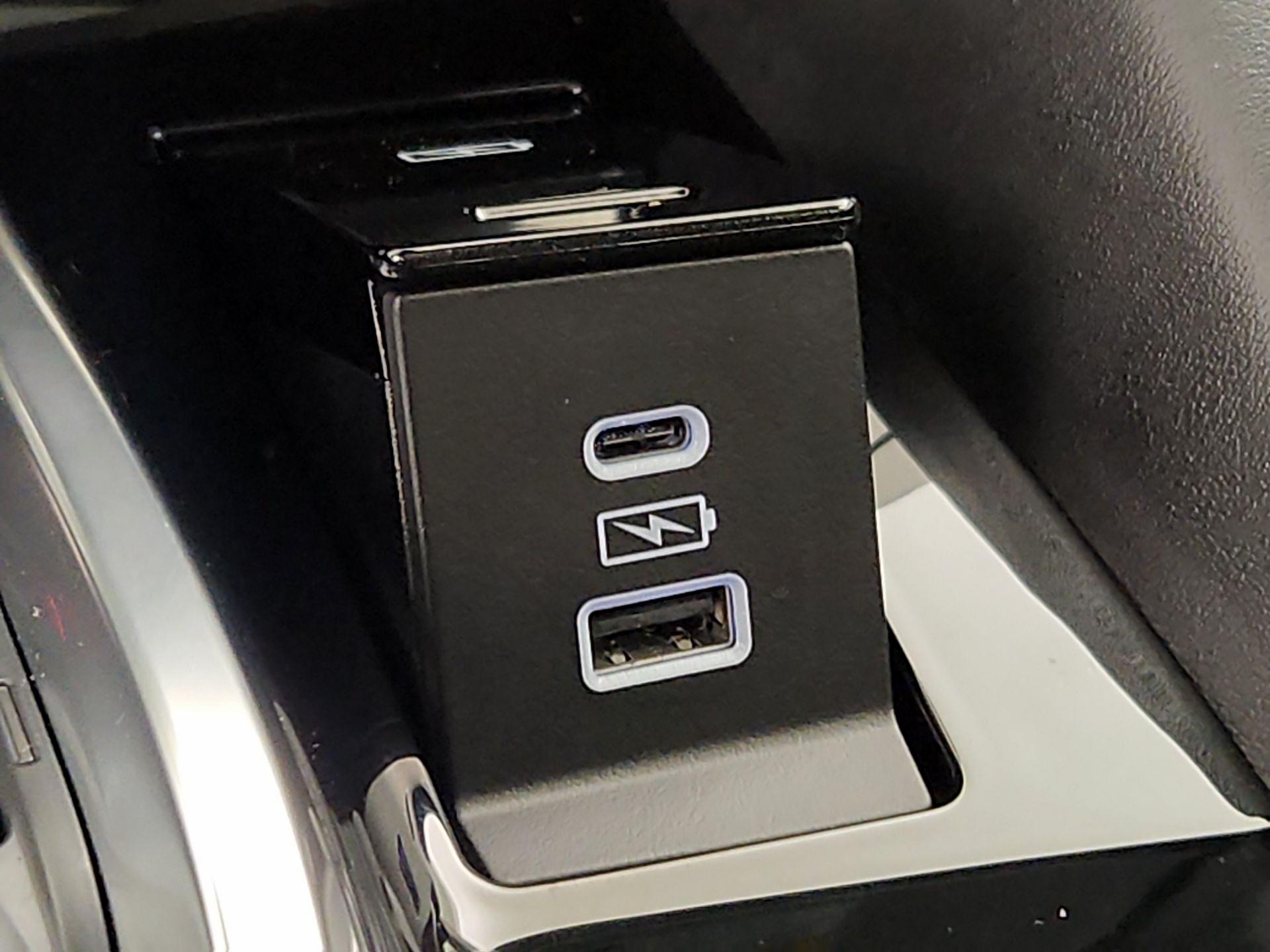 Thumbnail: 2025 Acura MDX - 19