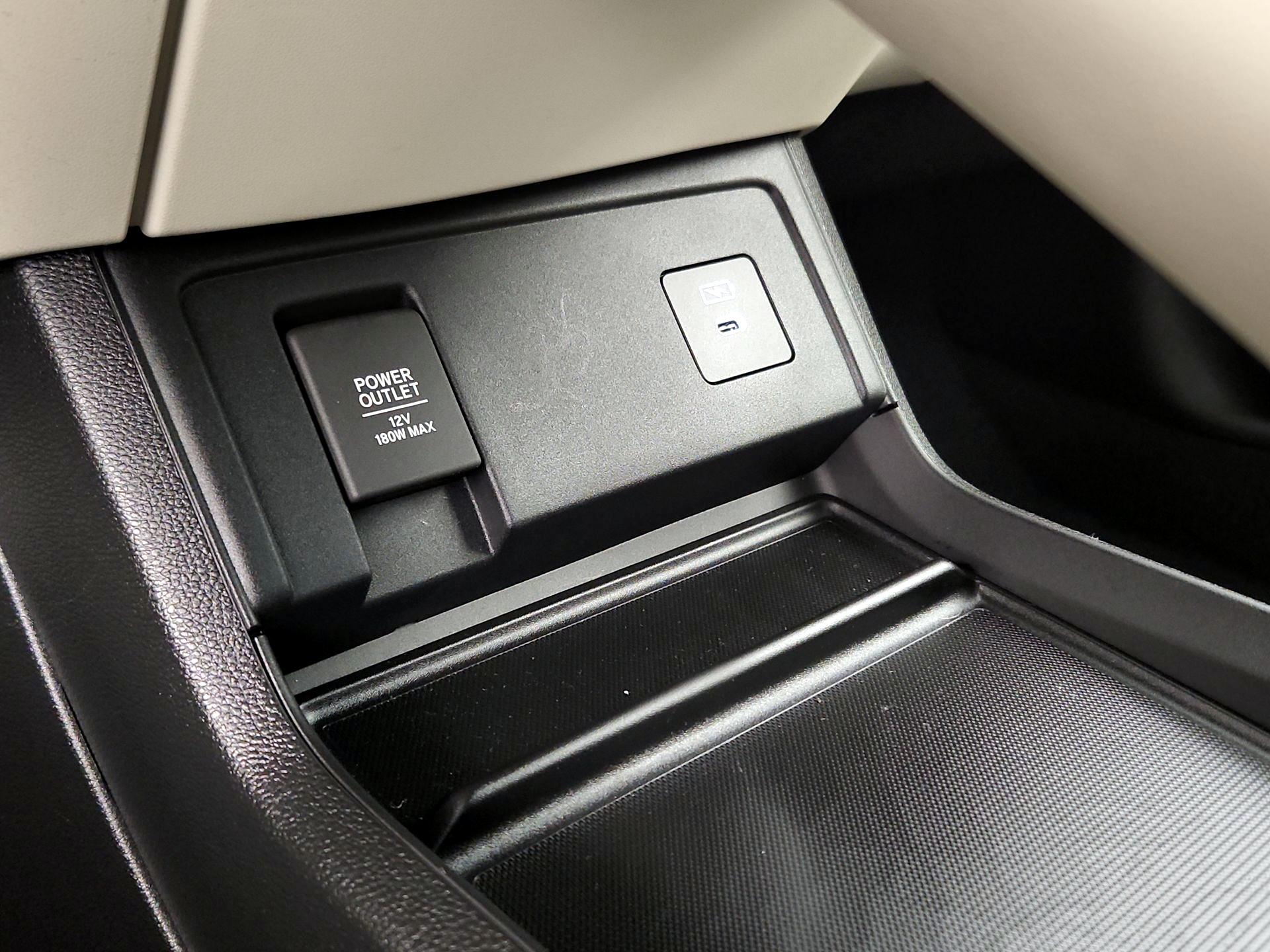 Thumbnail: 2025 Acura RDX - 18