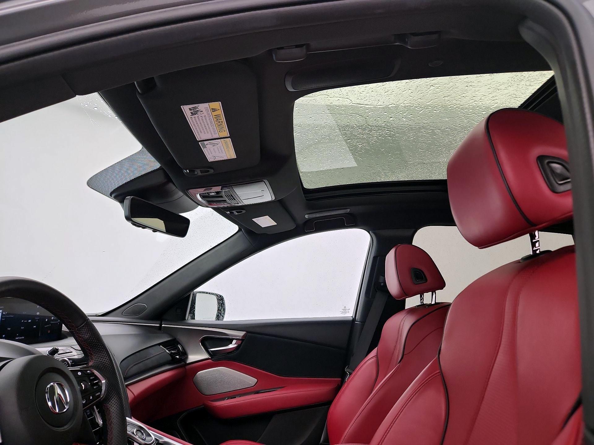 Thumbnail: 2025 Acura RDX - 18