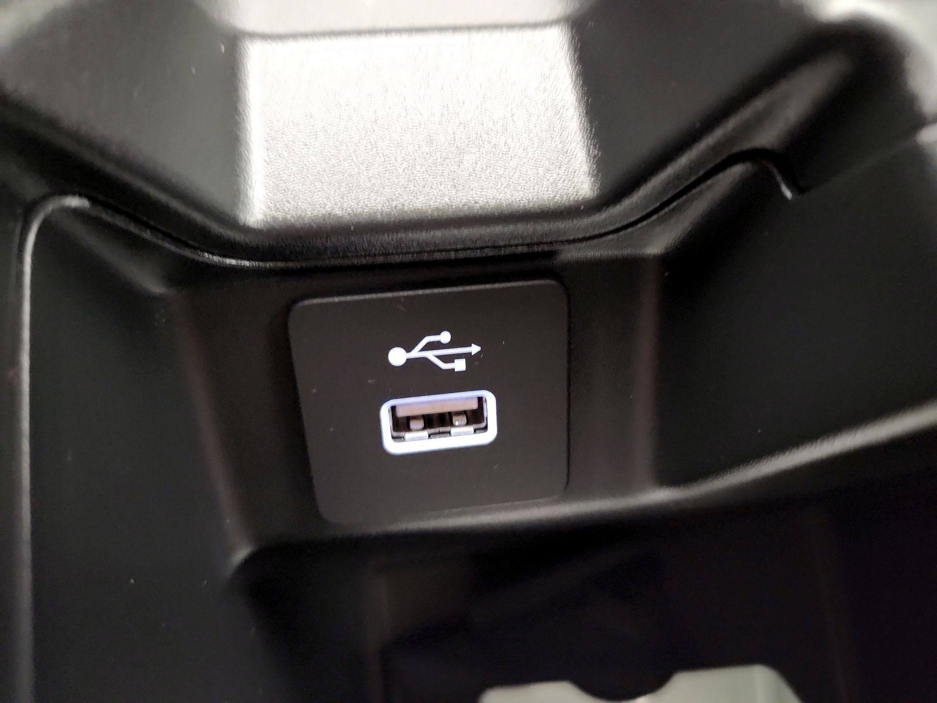 Thumbnail: 2025 Acura RDX - 19