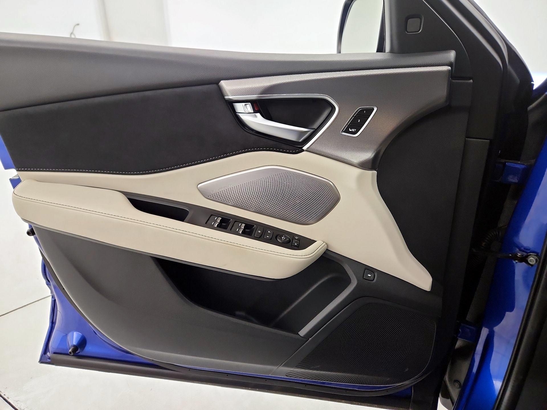 Thumbnail: 2025 Acura RDX - 12