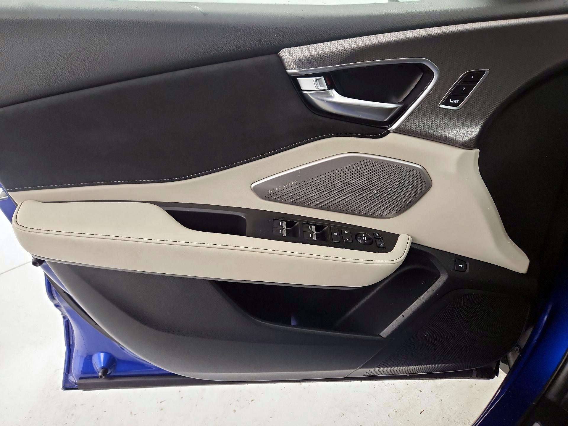 Thumbnail: 2025 Acura RDX - 12