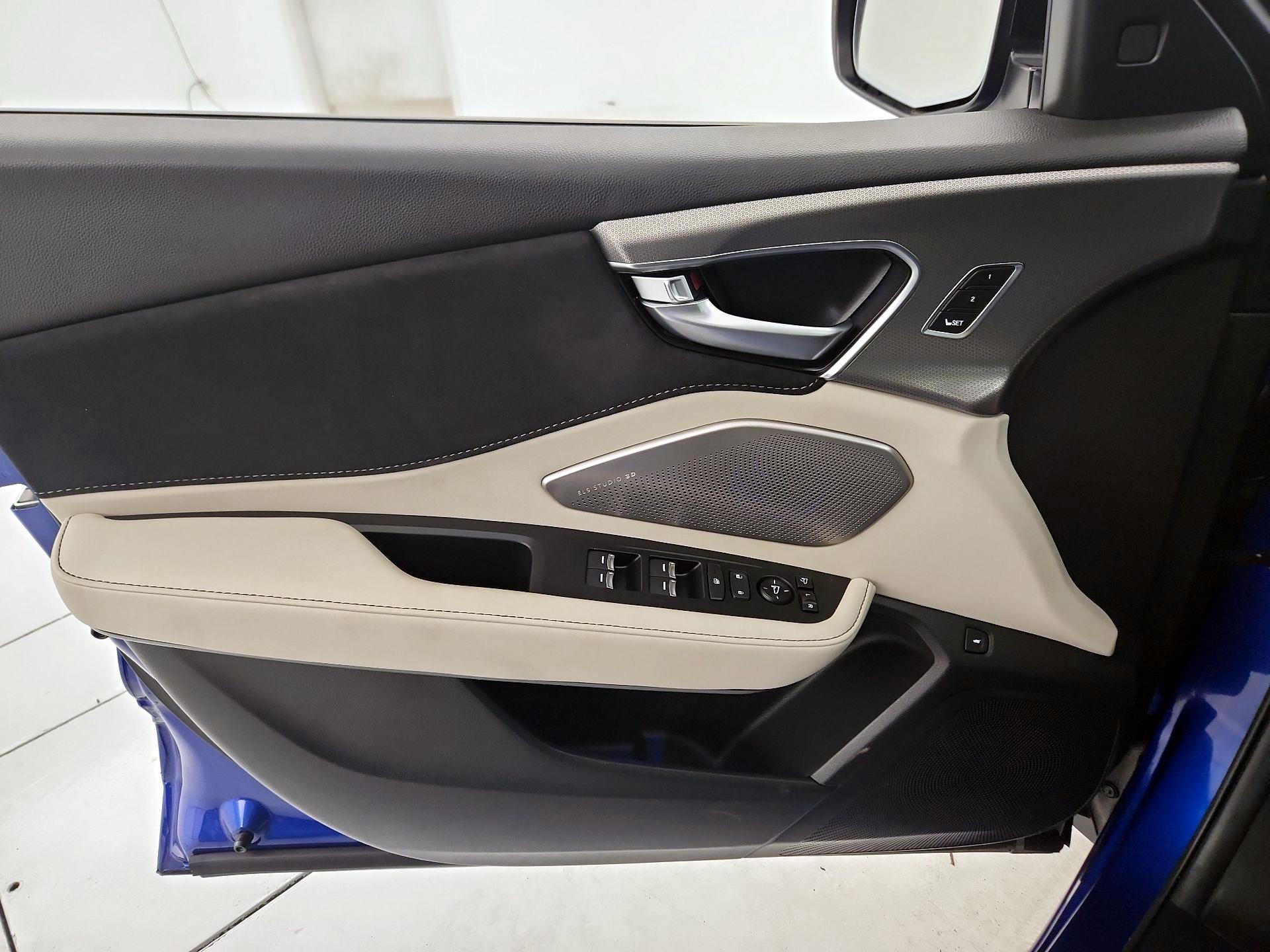 Thumbnail: 2025 Acura RDX - 12