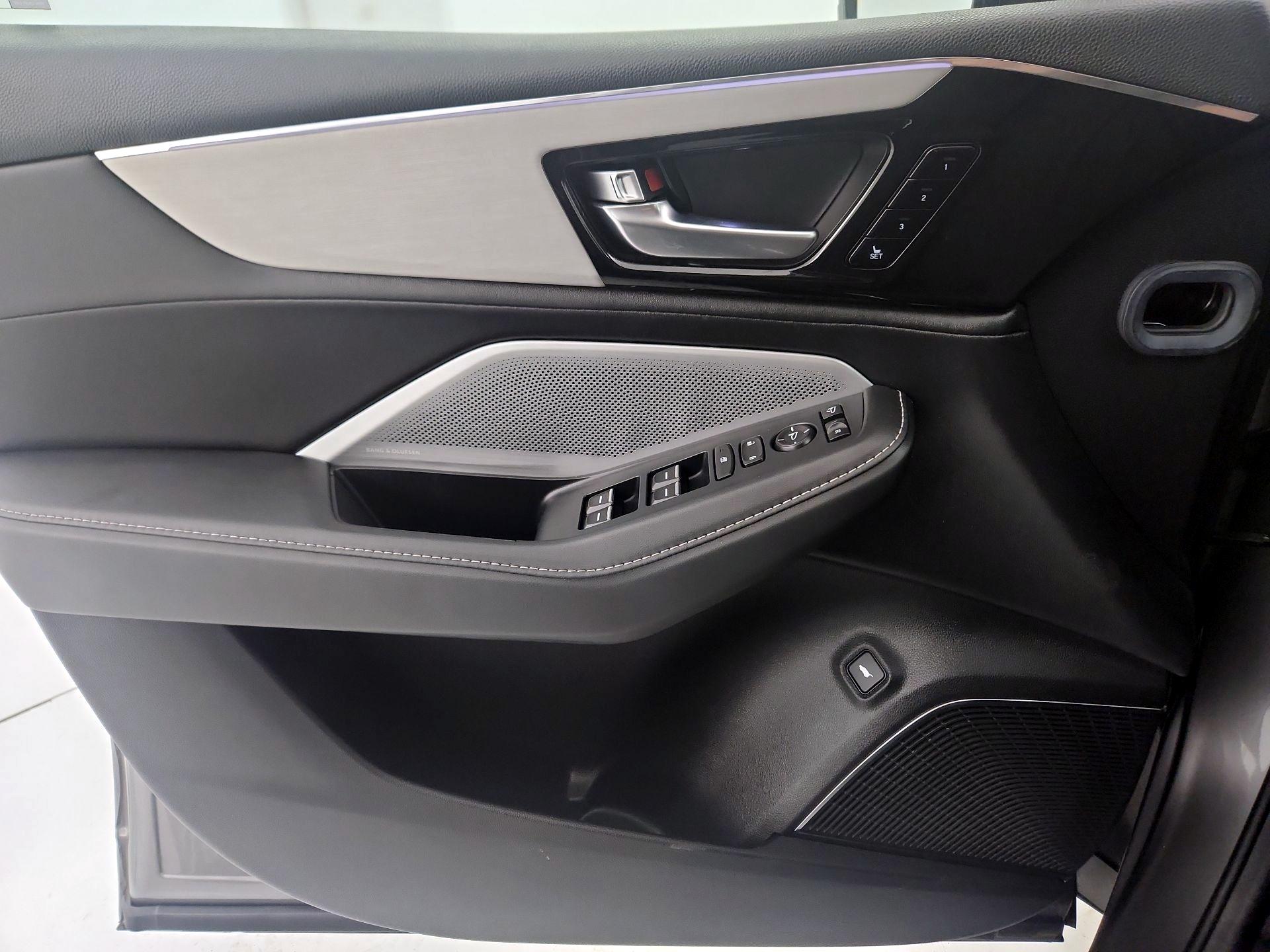 Thumbnail: 2025 Acura MDX - 12