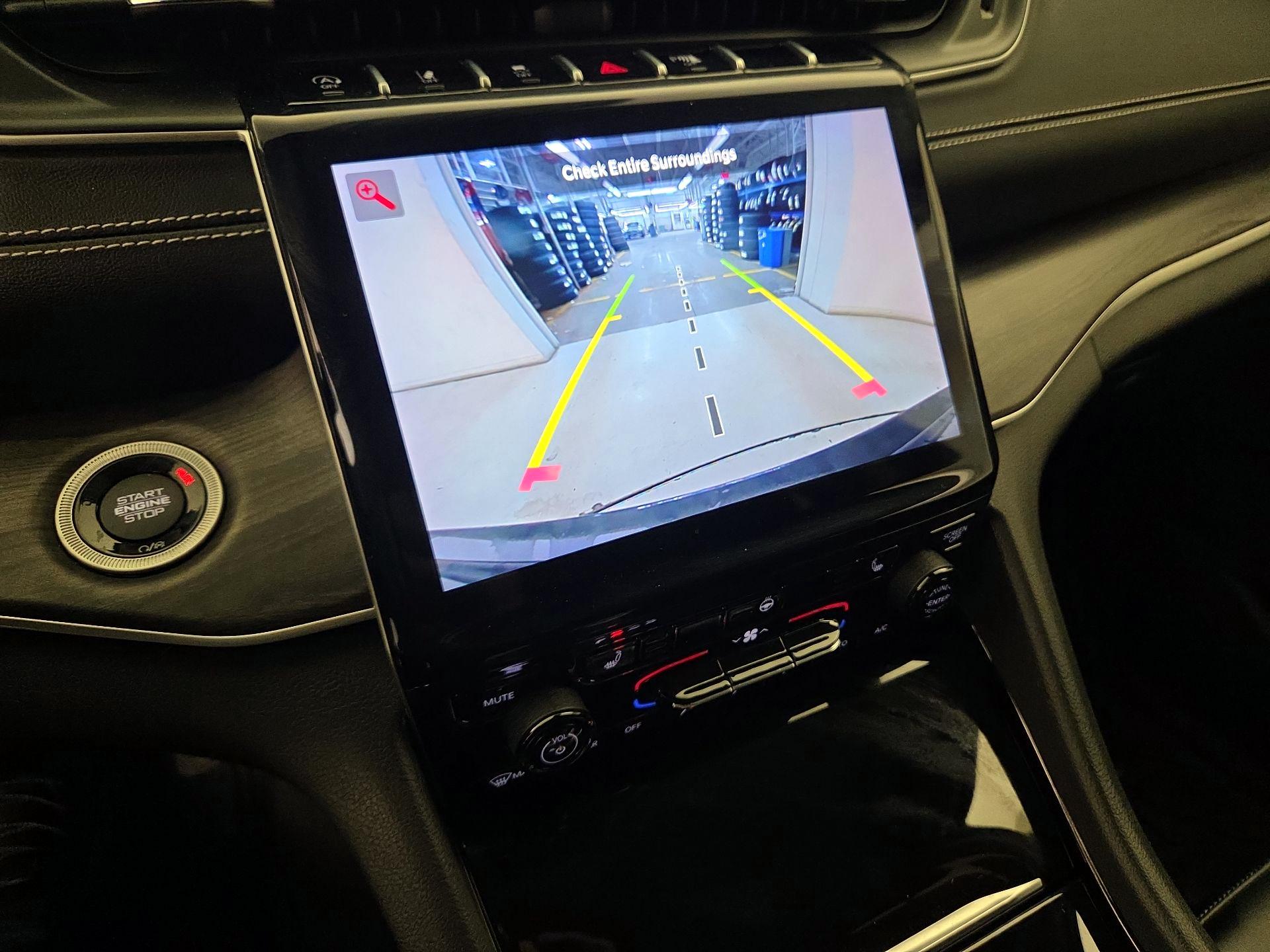 Thumbnail: 2023 Jeep Grand Cherokee - 14