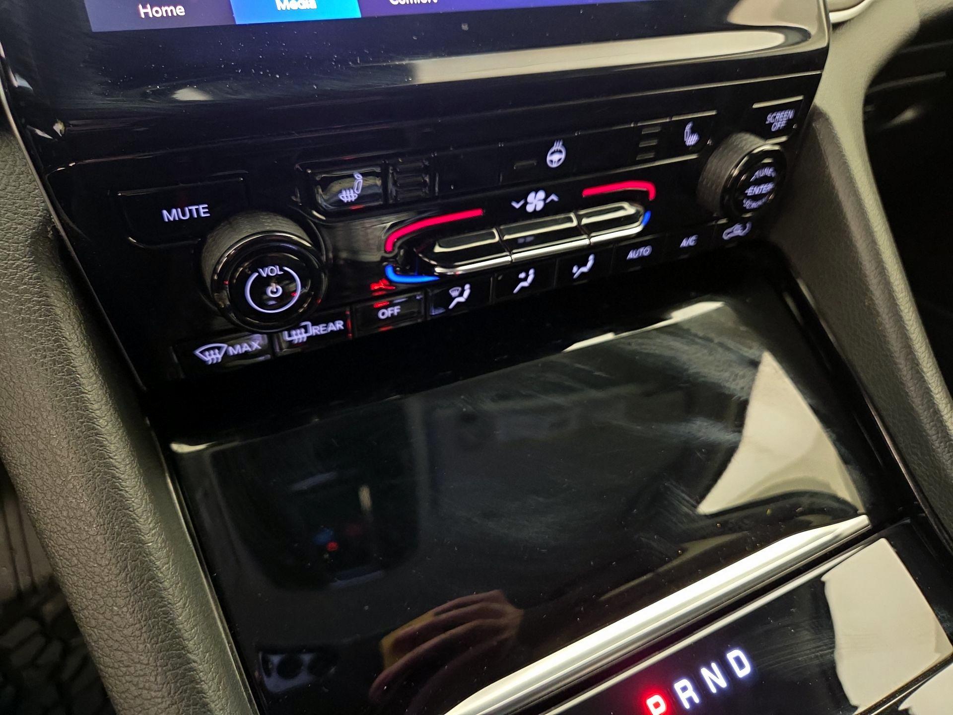 Thumbnail: 2023 Jeep Grand Cherokee - 16