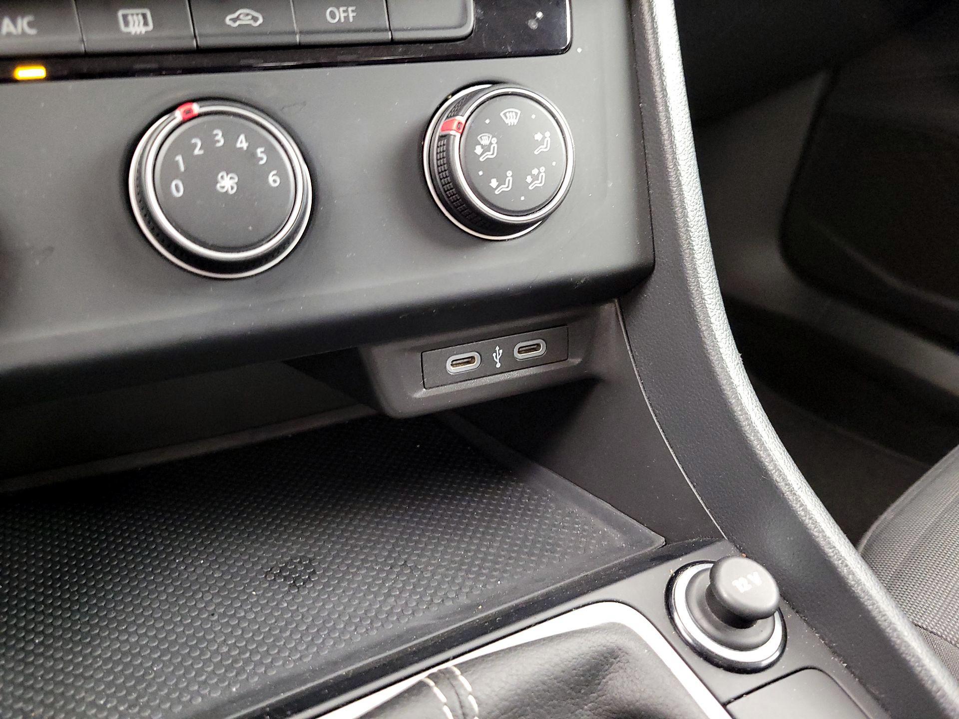 Thumbnail: 2024 Volkswagen Jetta - 18