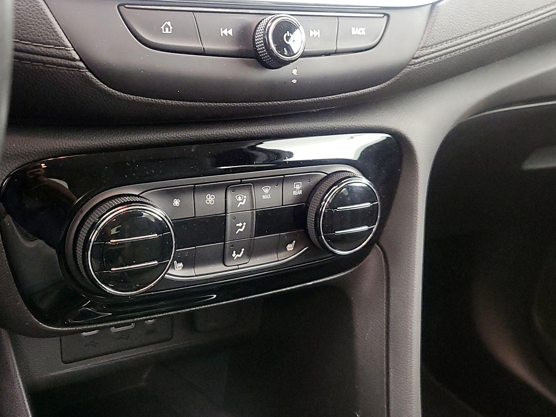 Thumbnail: 2020 Buick Encore GX - 16