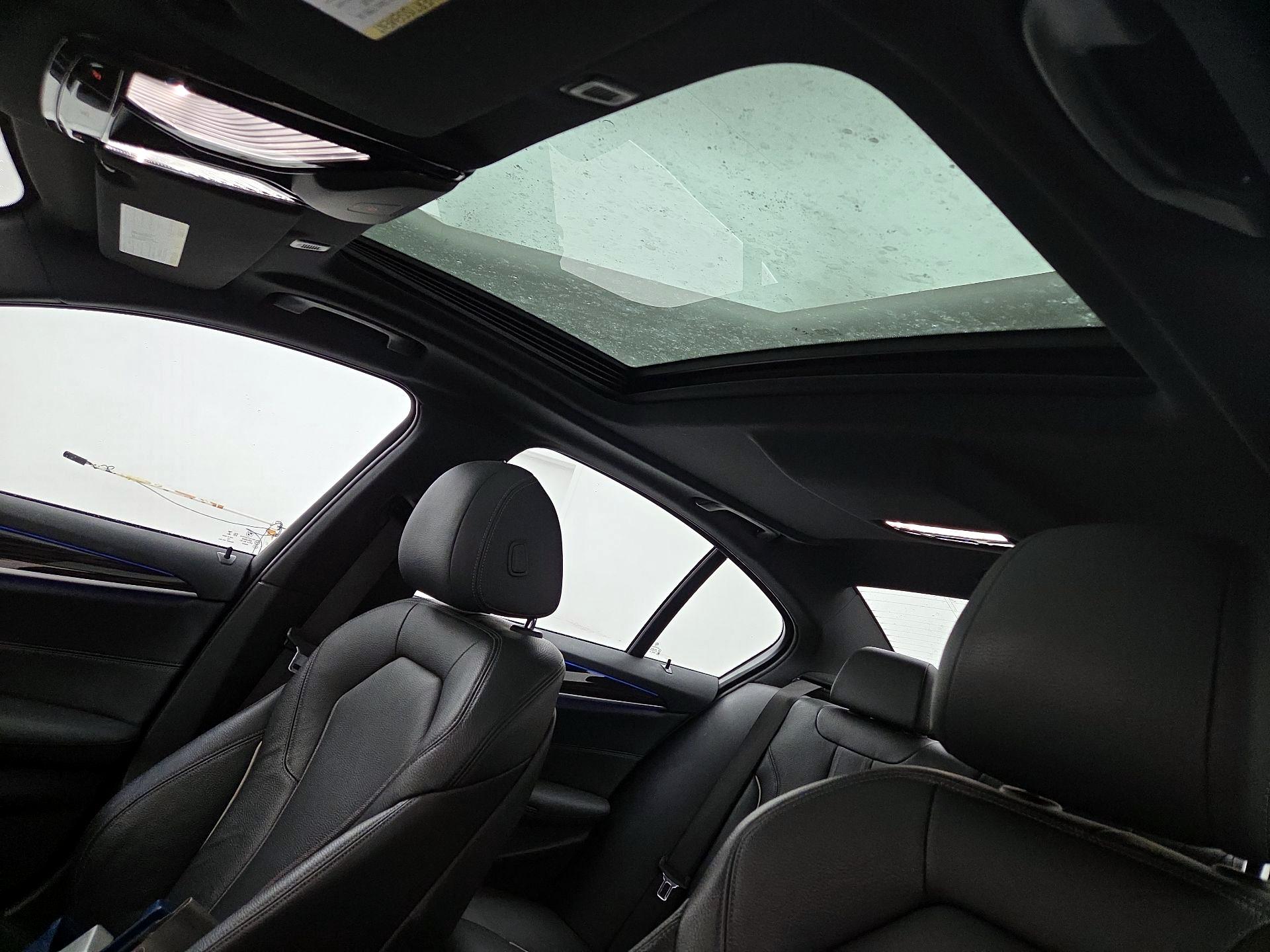 Thumbnail: 2023 BMW 5 Series - 20