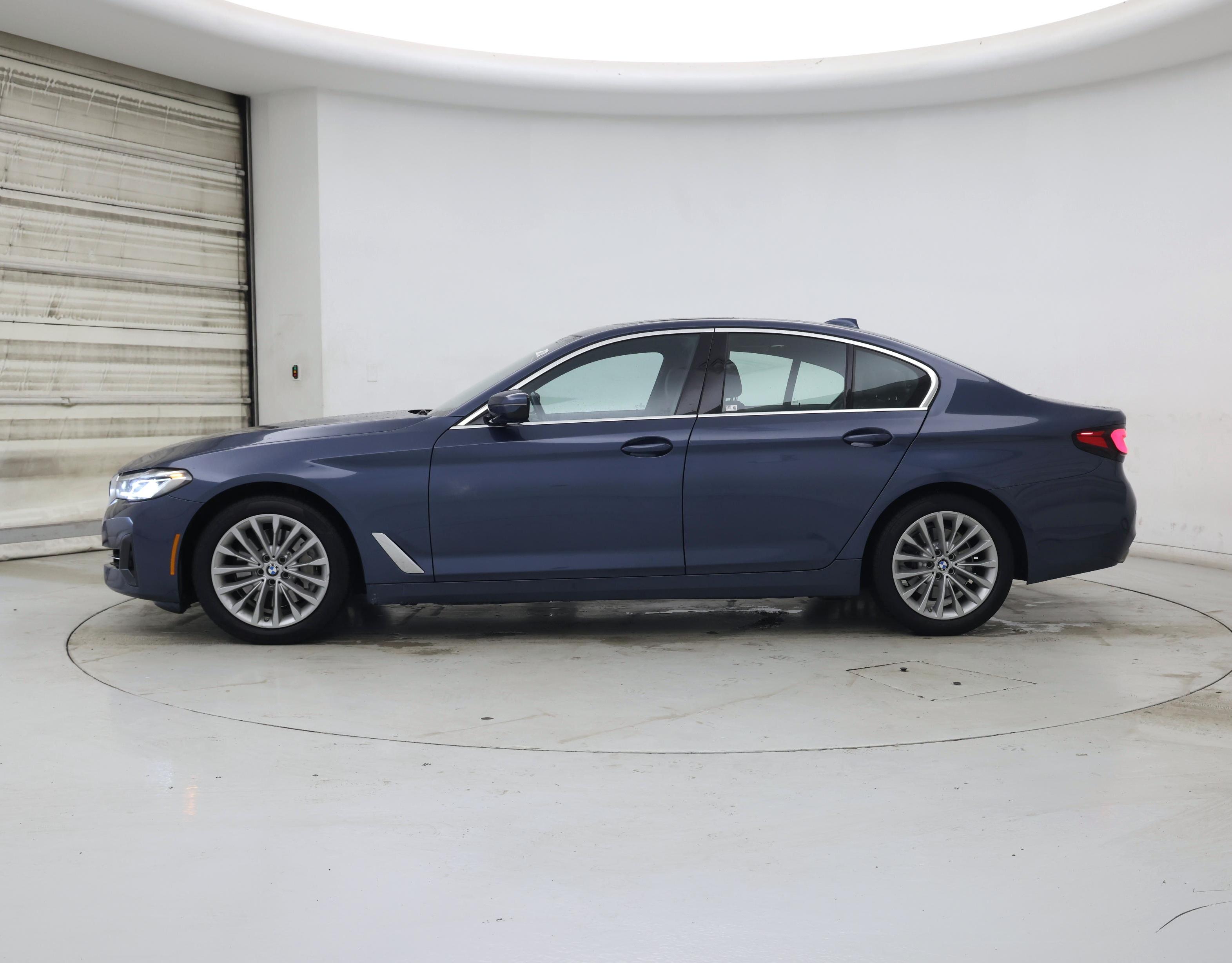 Thumbnail: 2023 BMW 5 Series - 3